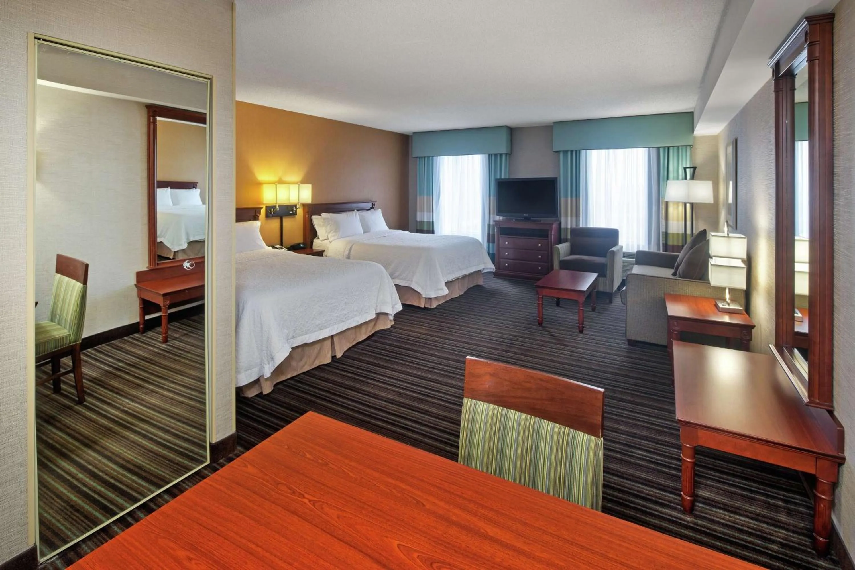 Bedroom, Bed in Hampton Inn & Suites by Hilton Toronto Airport