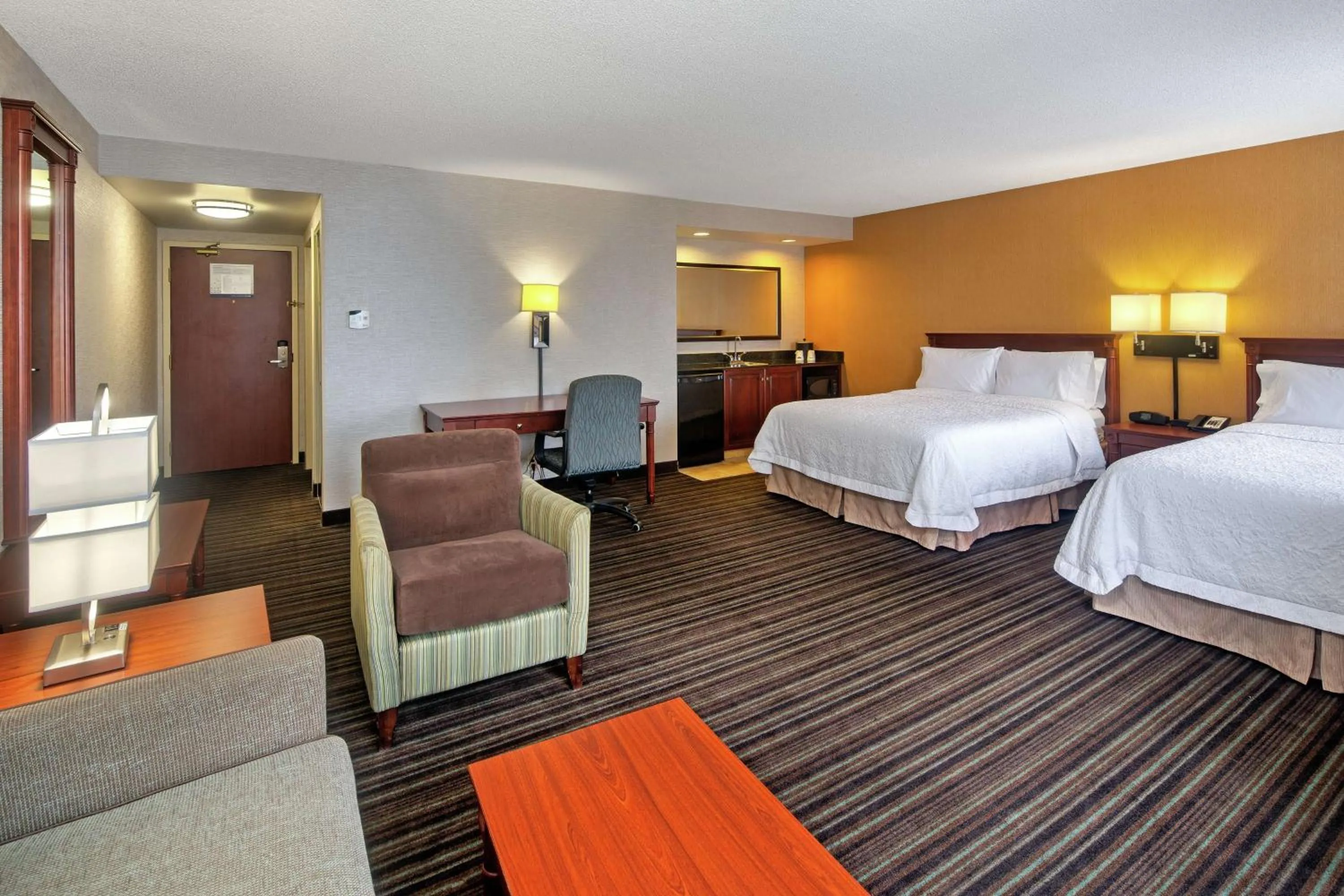 Bedroom, Bed in Hampton Inn & Suites by Hilton Toronto Airport