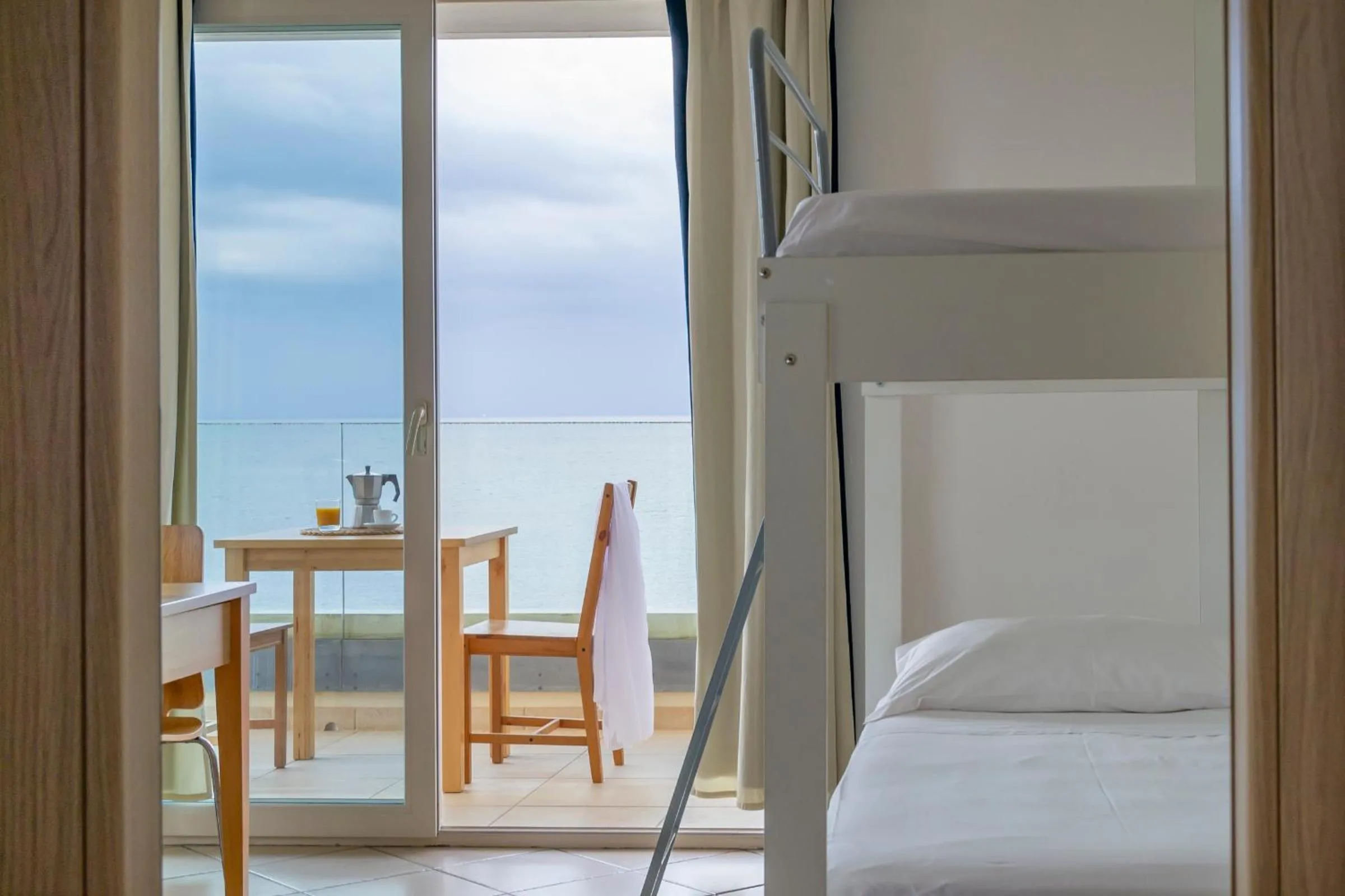 Sea view, Bed in Residence Solar