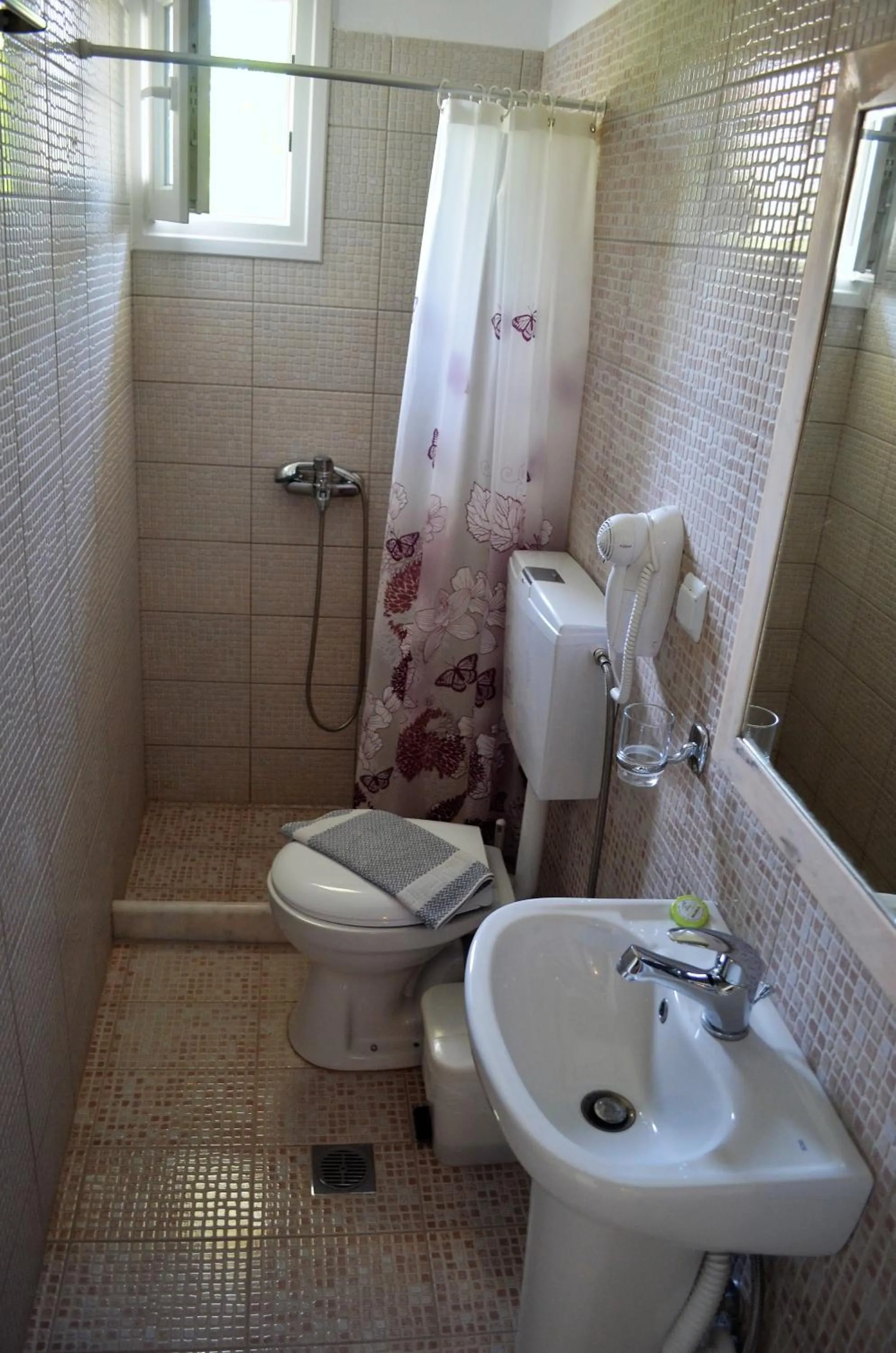 Bathroom in Hotel Kastro