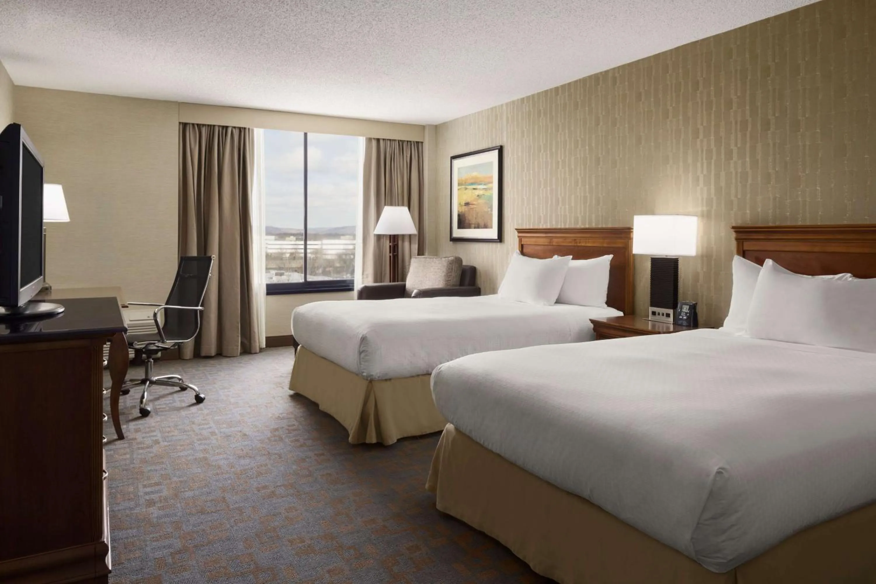 Bedroom, Bed in DoubleTree by Hilton Hotel & Executive Meeting Center Somerset