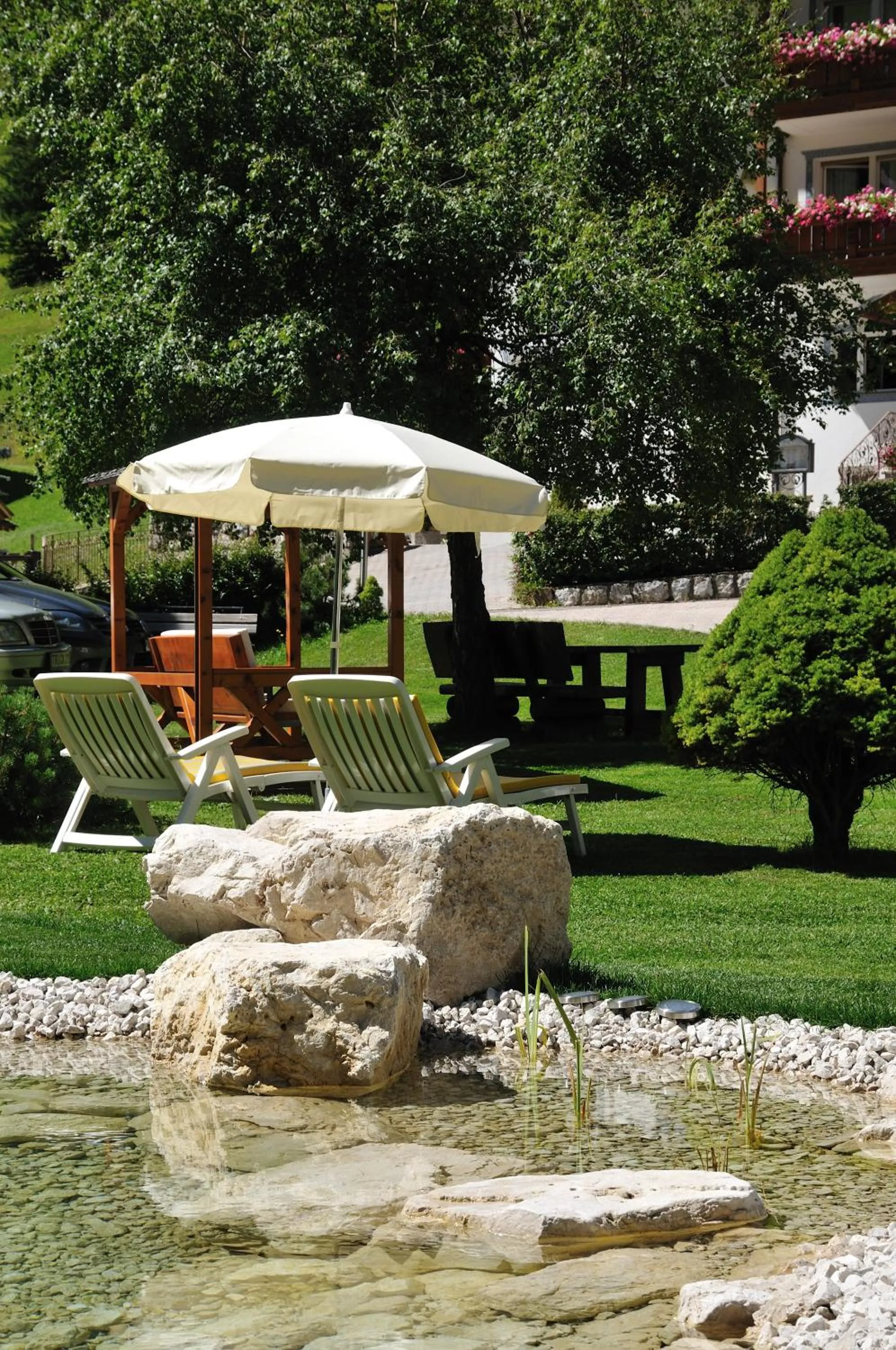 Garden in Chalet Elisabeth dolomites alpin & charme