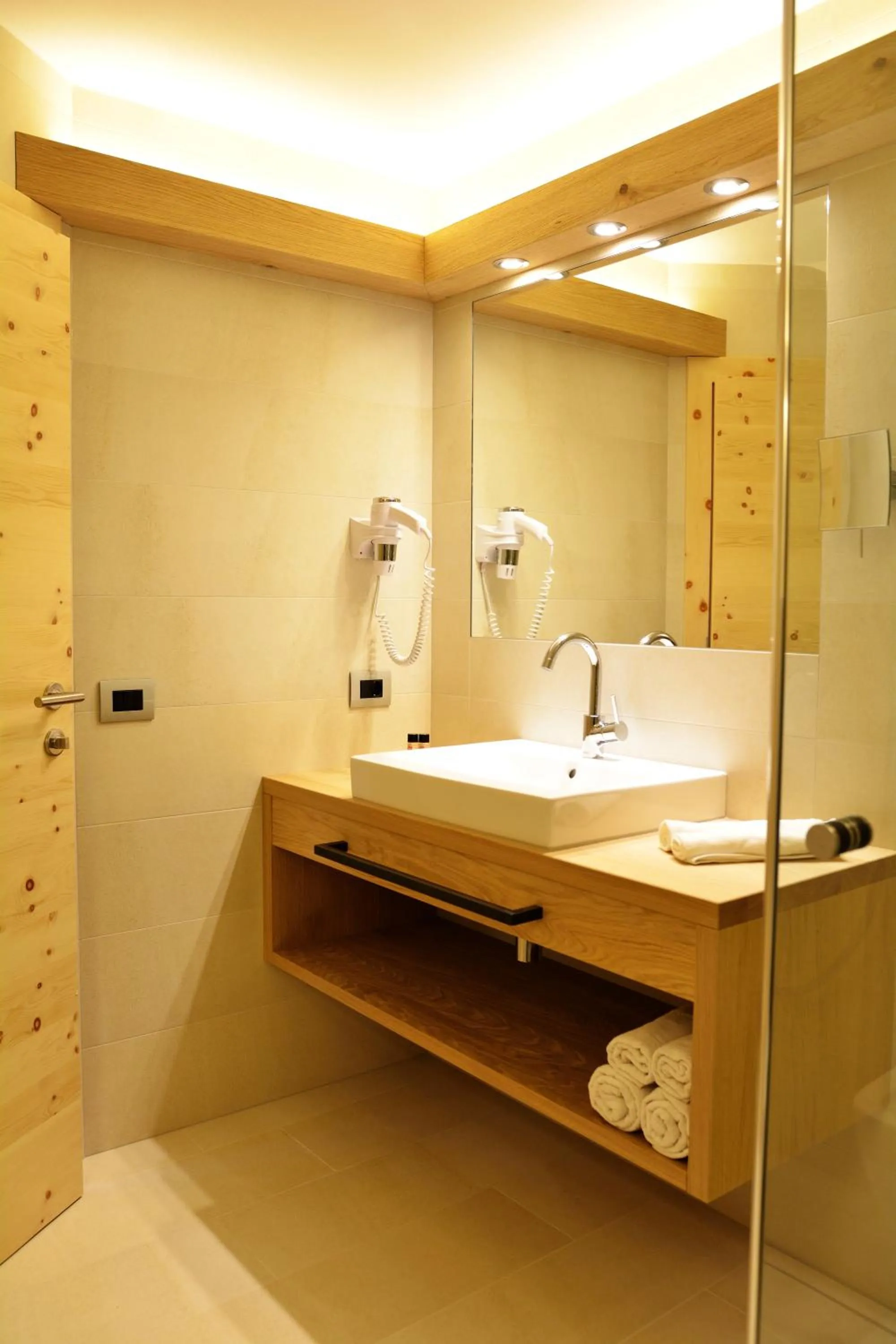 Shower in Chalet Elisabeth dolomites alpin & charme