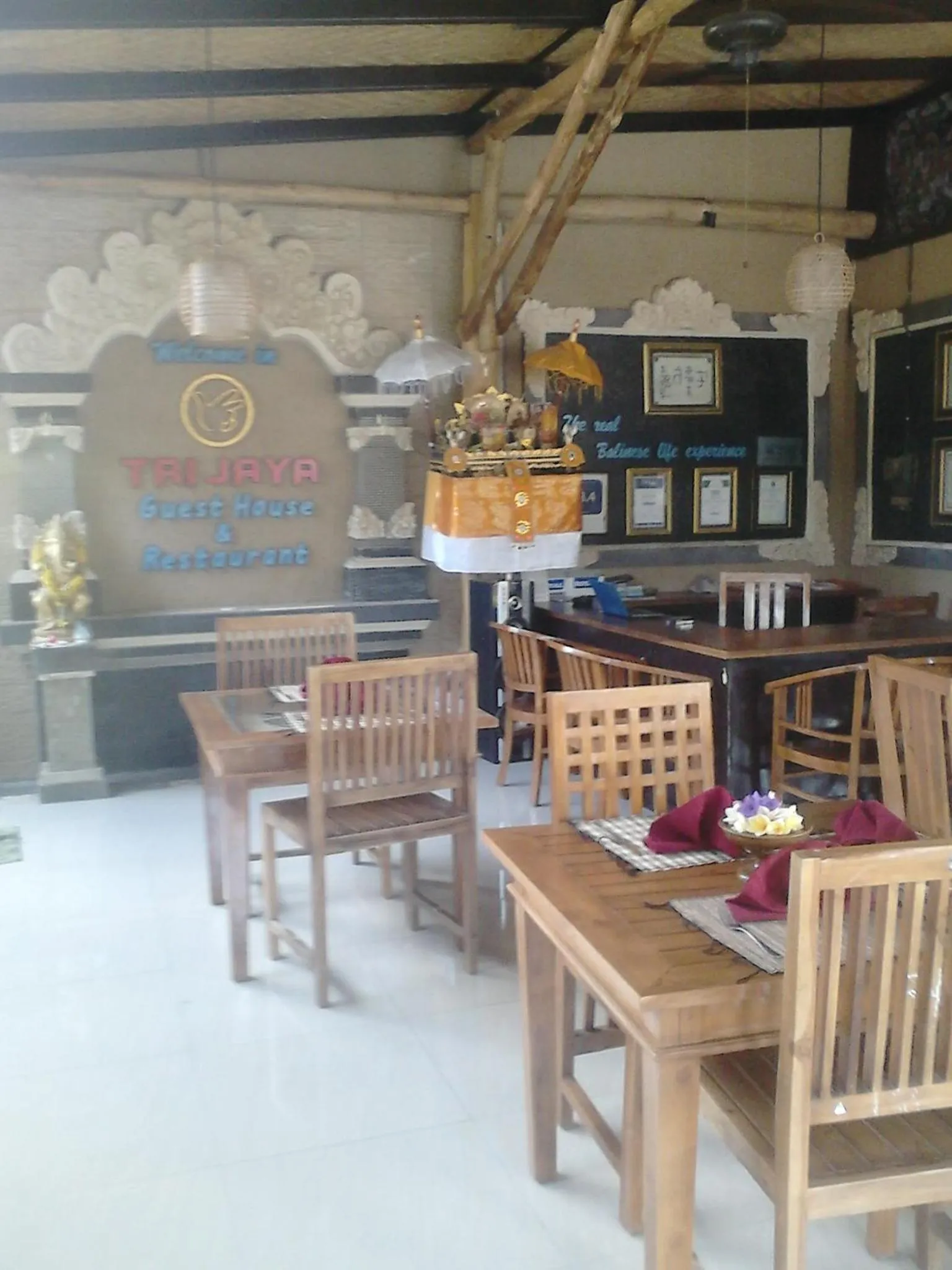 Restaurant/places to eat in Trijaya Guest House Pemuteran