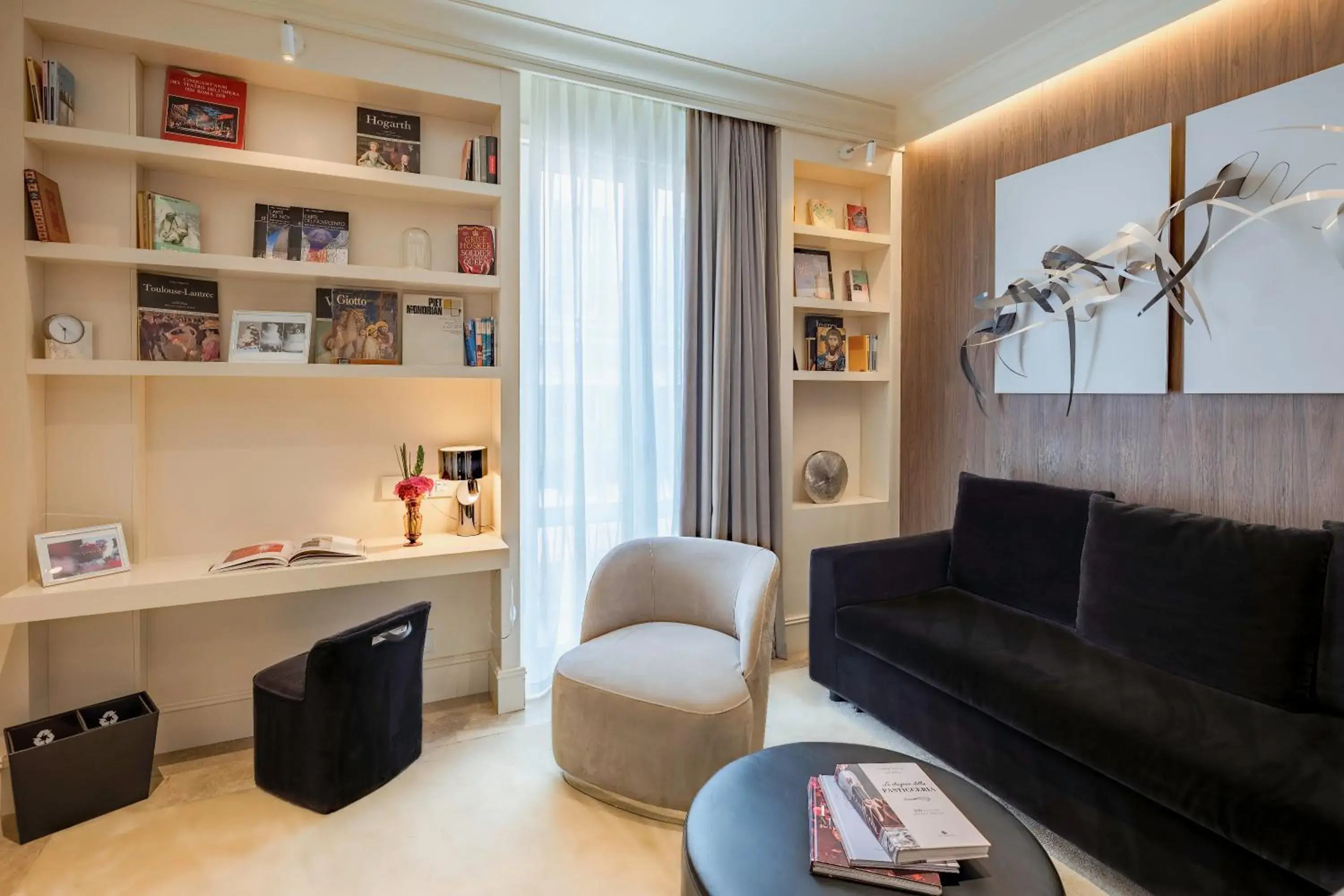 Lounge or bar in The First Dolce - Preferred Hotels & Resorts Lounge or bar in The First Dolce - Preferred Hotels & Resorts