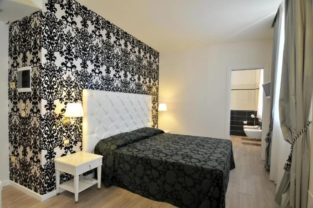 Colorful Double Room - single occupancy in Hotel Palazzo Bello