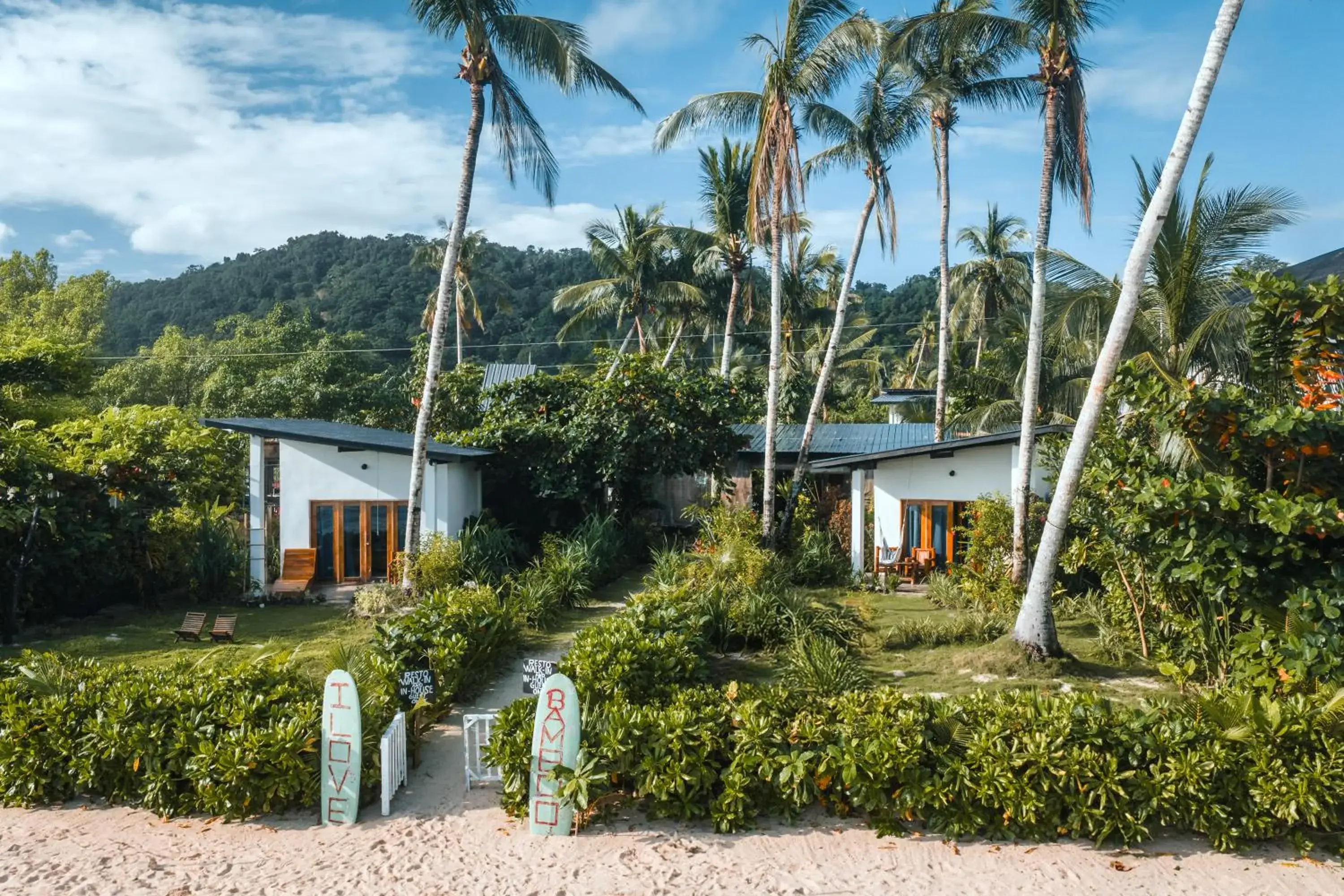 Bungalow - Beach Front in Bamboo Surf Beach Bungalow - Beach Front in Bamboo Surf Beach