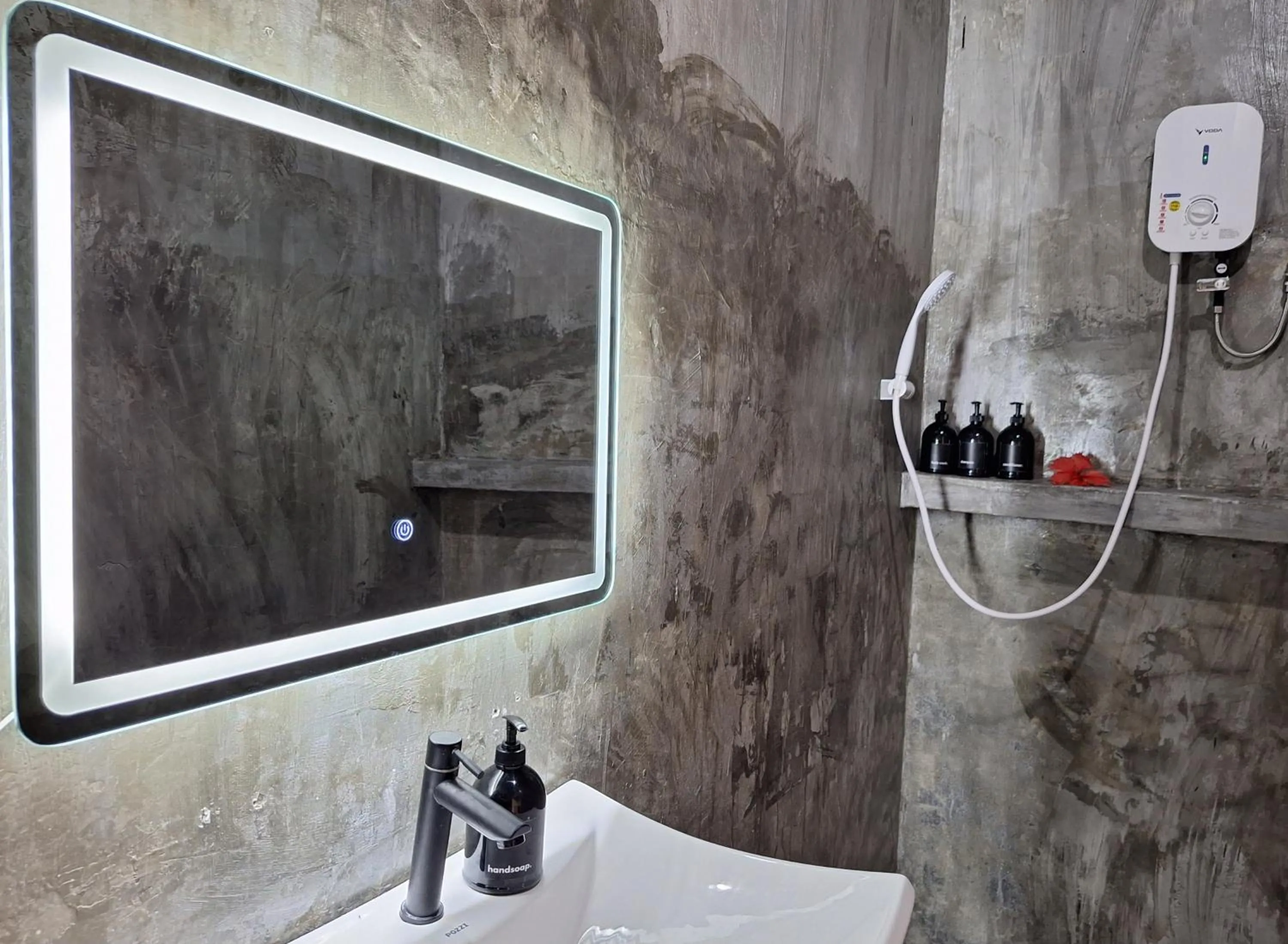 Bathroom in Bamboo Surf Beach