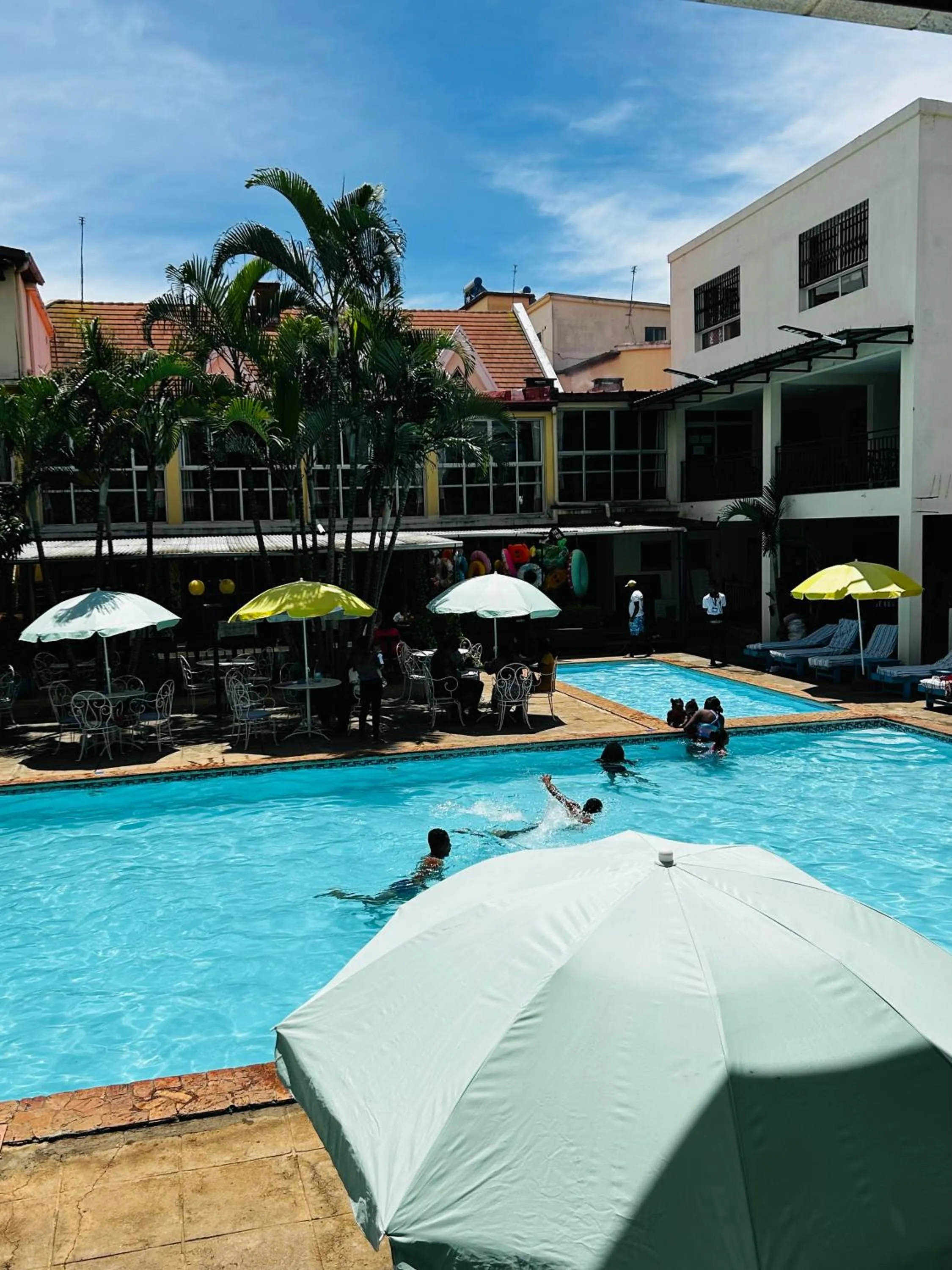 Swimming pool in Hôtel - Appartement meublé " LES FLOTS BLEU "