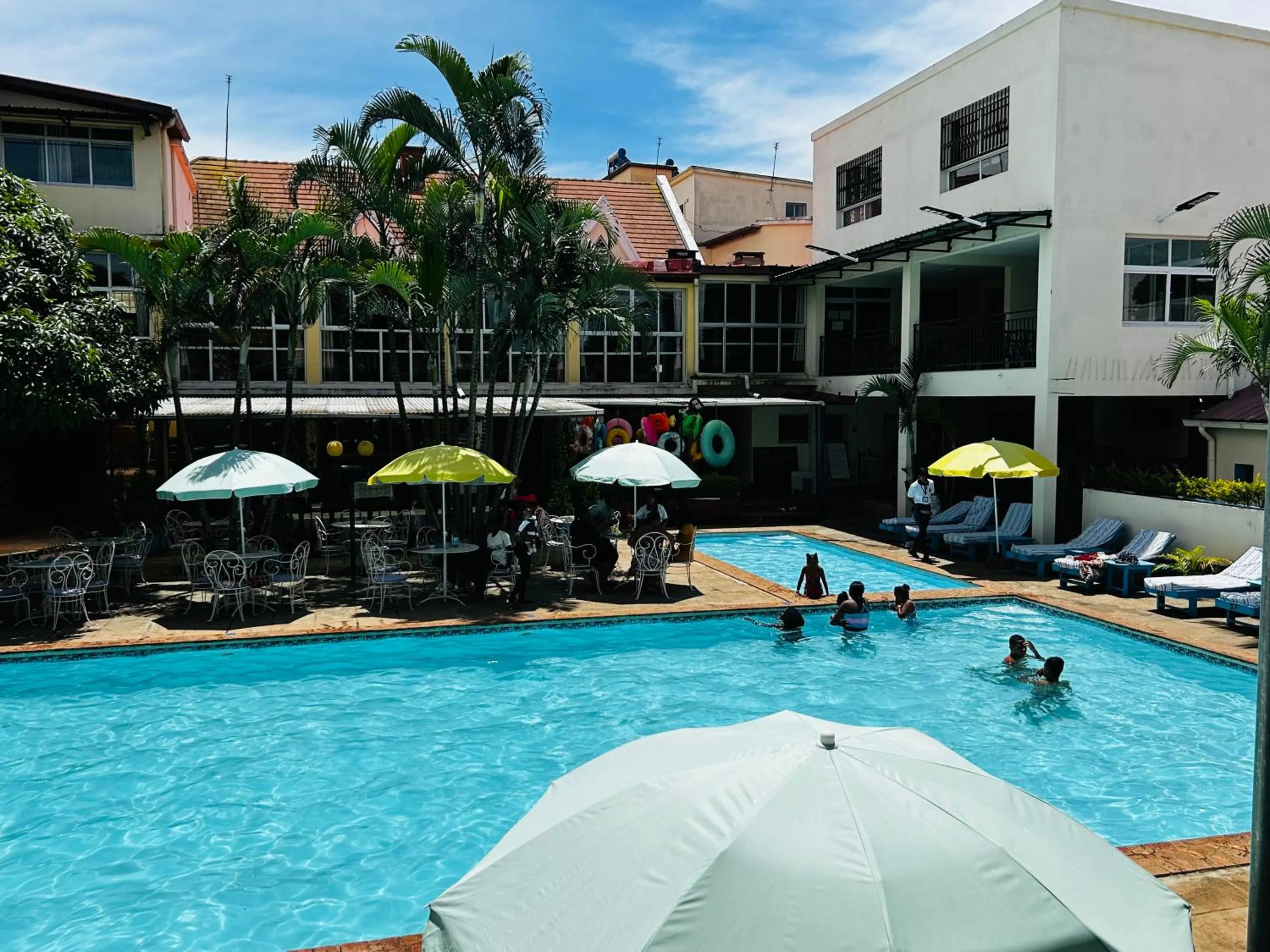Swimming pool in Hôtel - Appartement meublé " LES FLOTS BLEU "