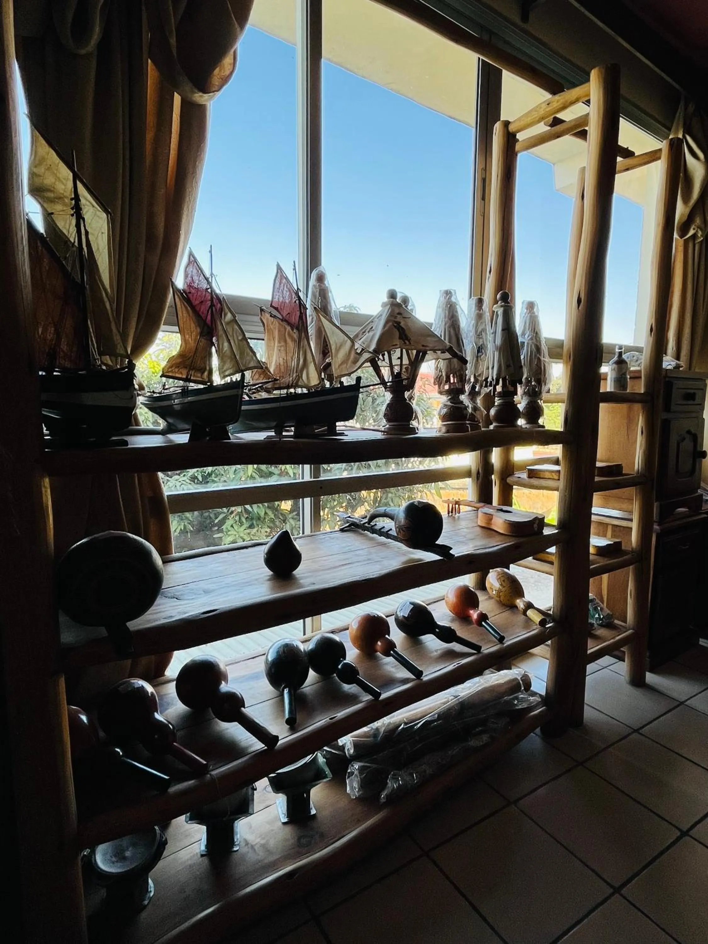 On-site shops in Hôtel - Appartement meublé " LES FLOTS BLEU "