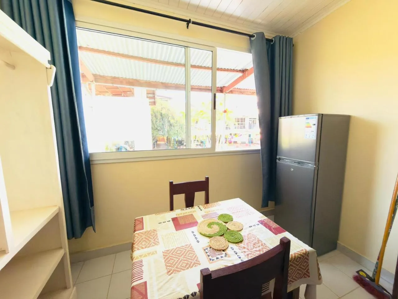 Seating area in Hôtel - Appartement meublé " LES FLOTS BLEU "