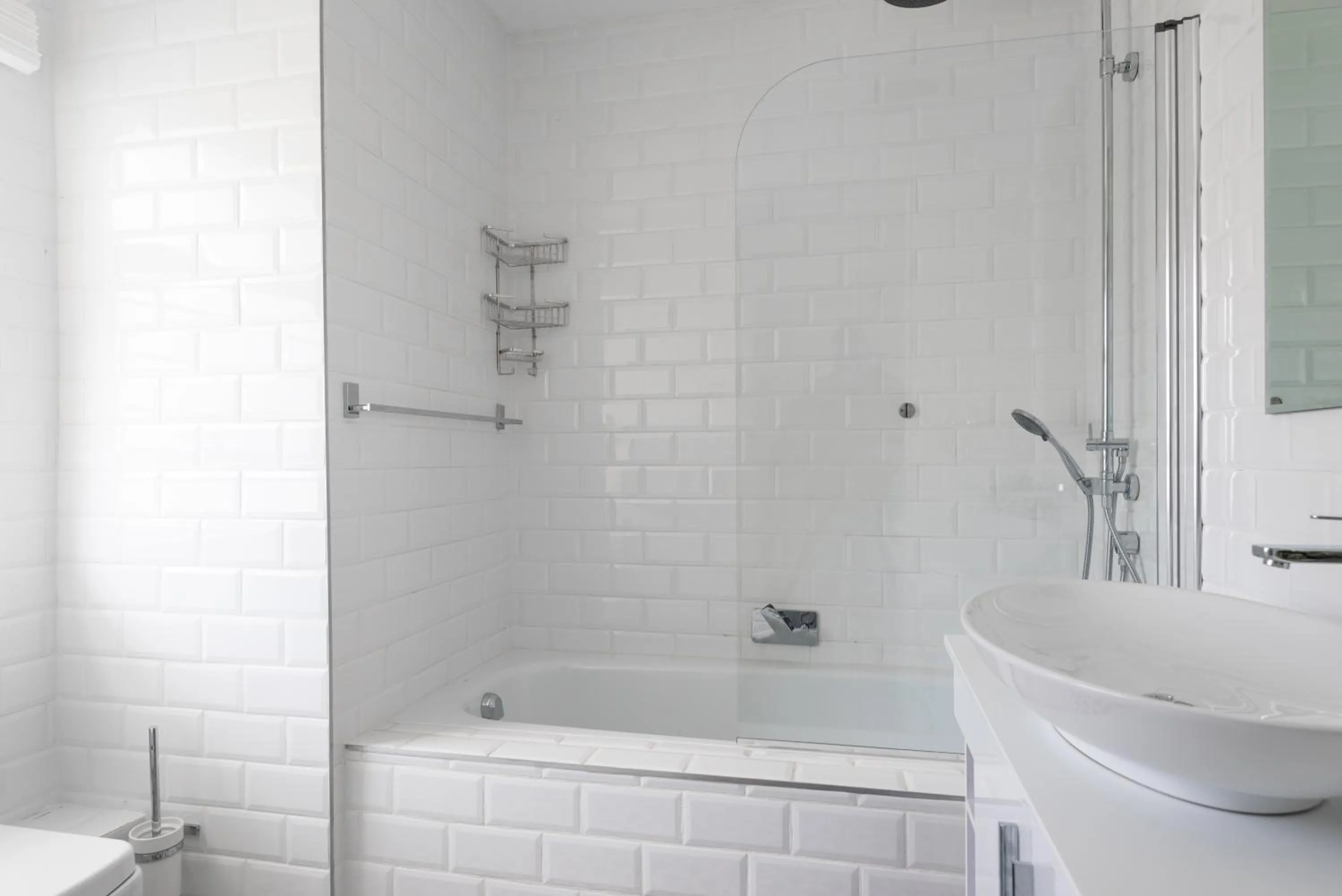 Bathroom in La Mustique 13 - With Inverter