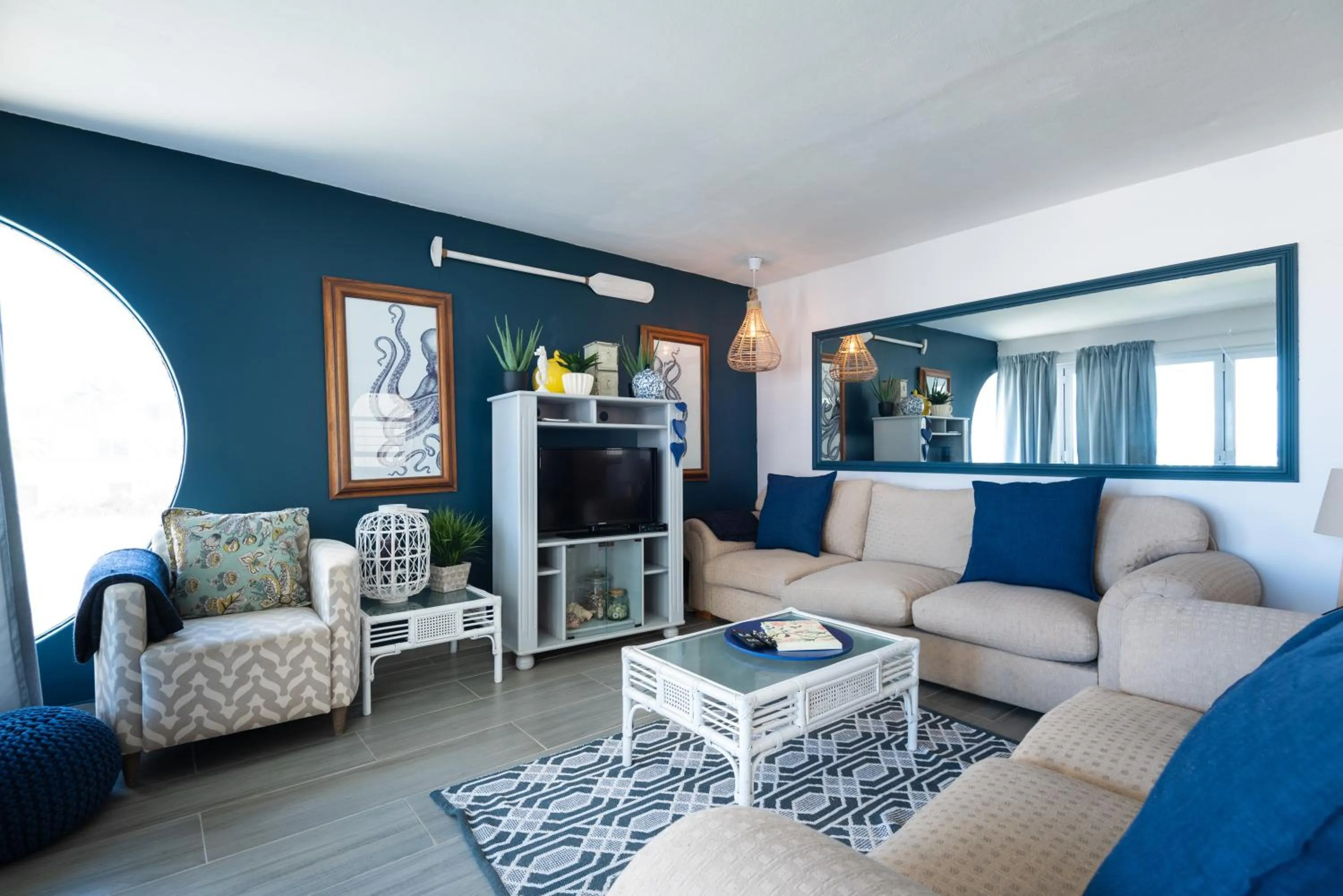 Living room in La Mustique 13 - With Inverter