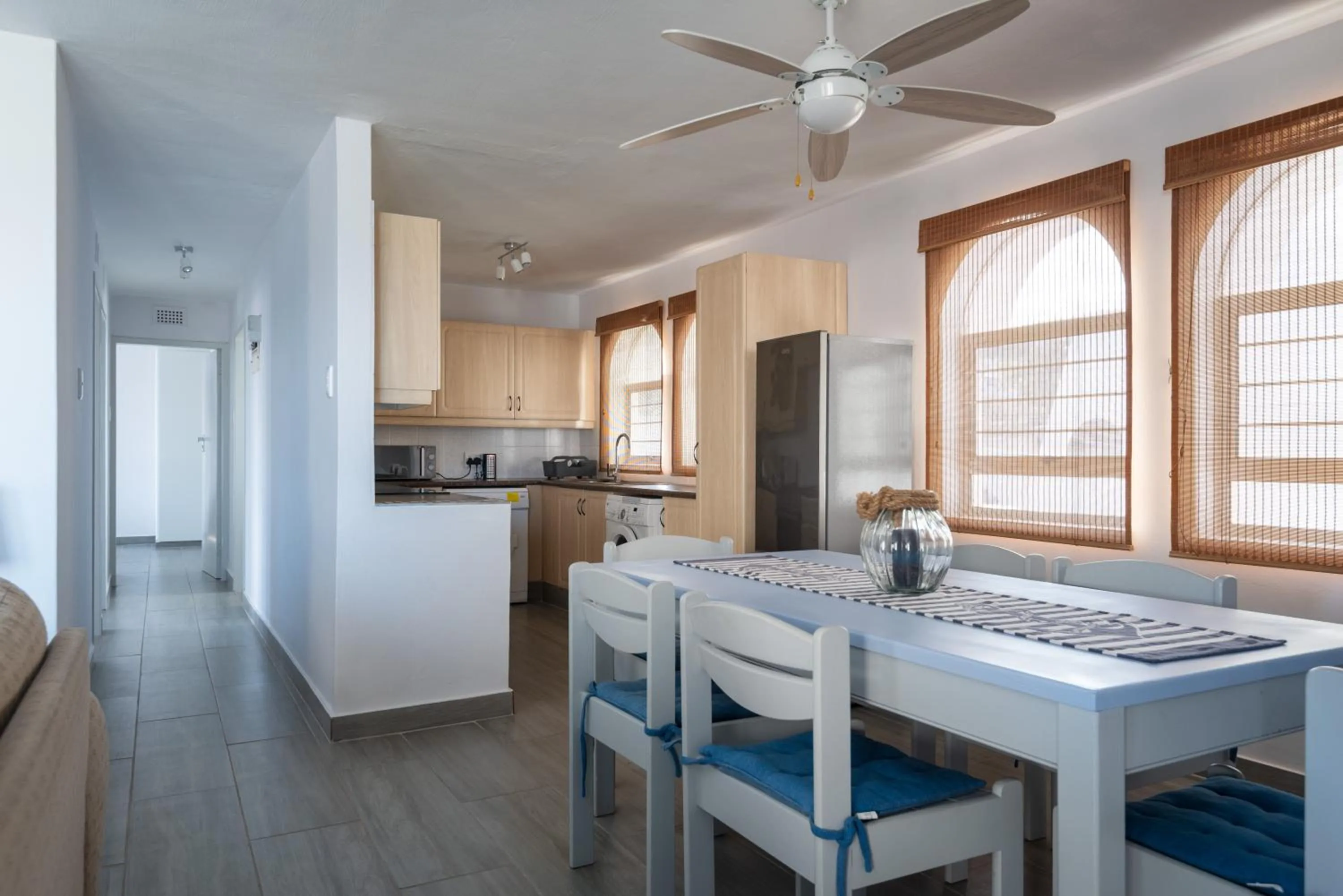 Kitchen or kitchenette in La Mustique 13 - With Inverter