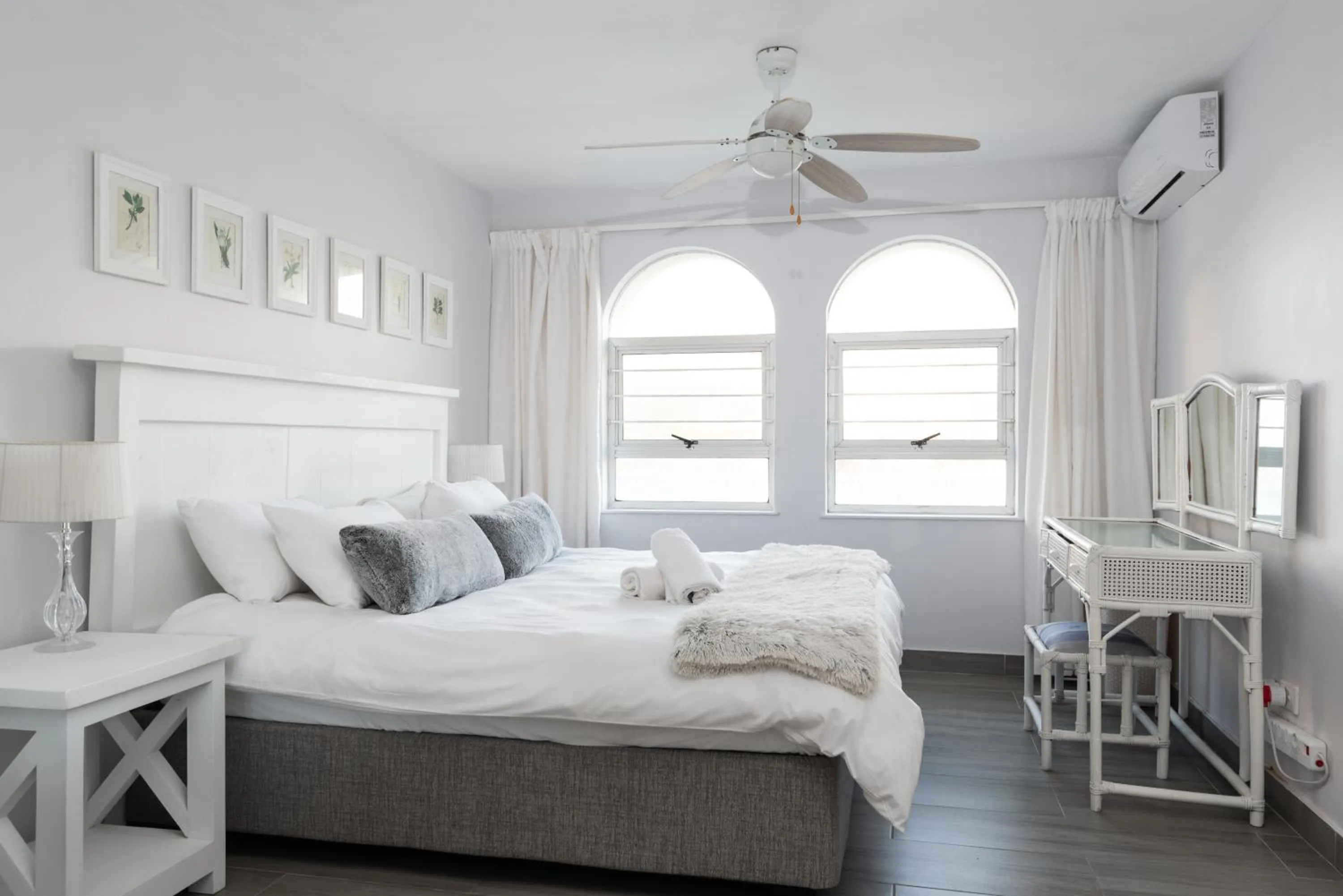 Bed in La Mustique 13 - With Inverter