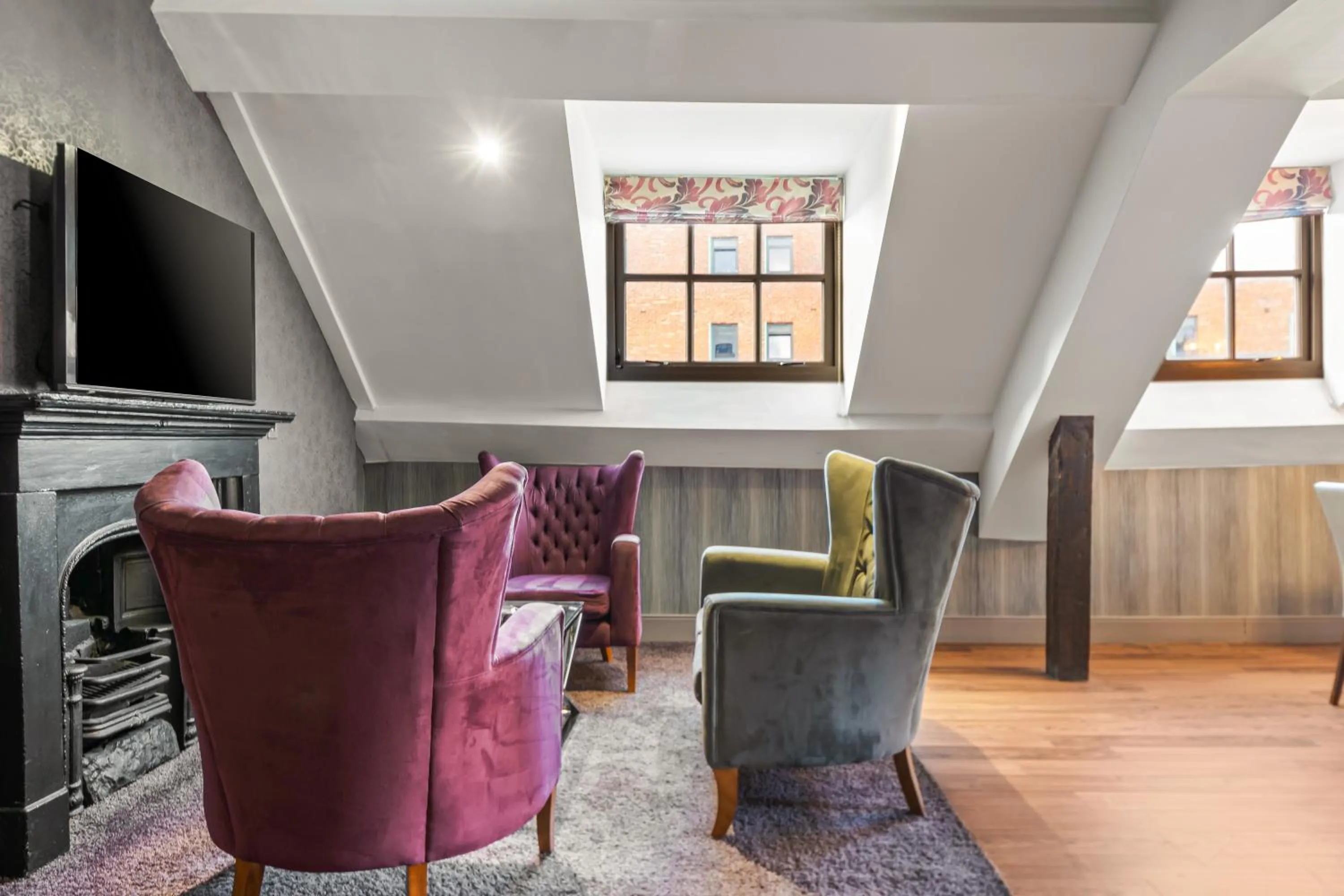 Seating area in Roomzzz Newcastle City