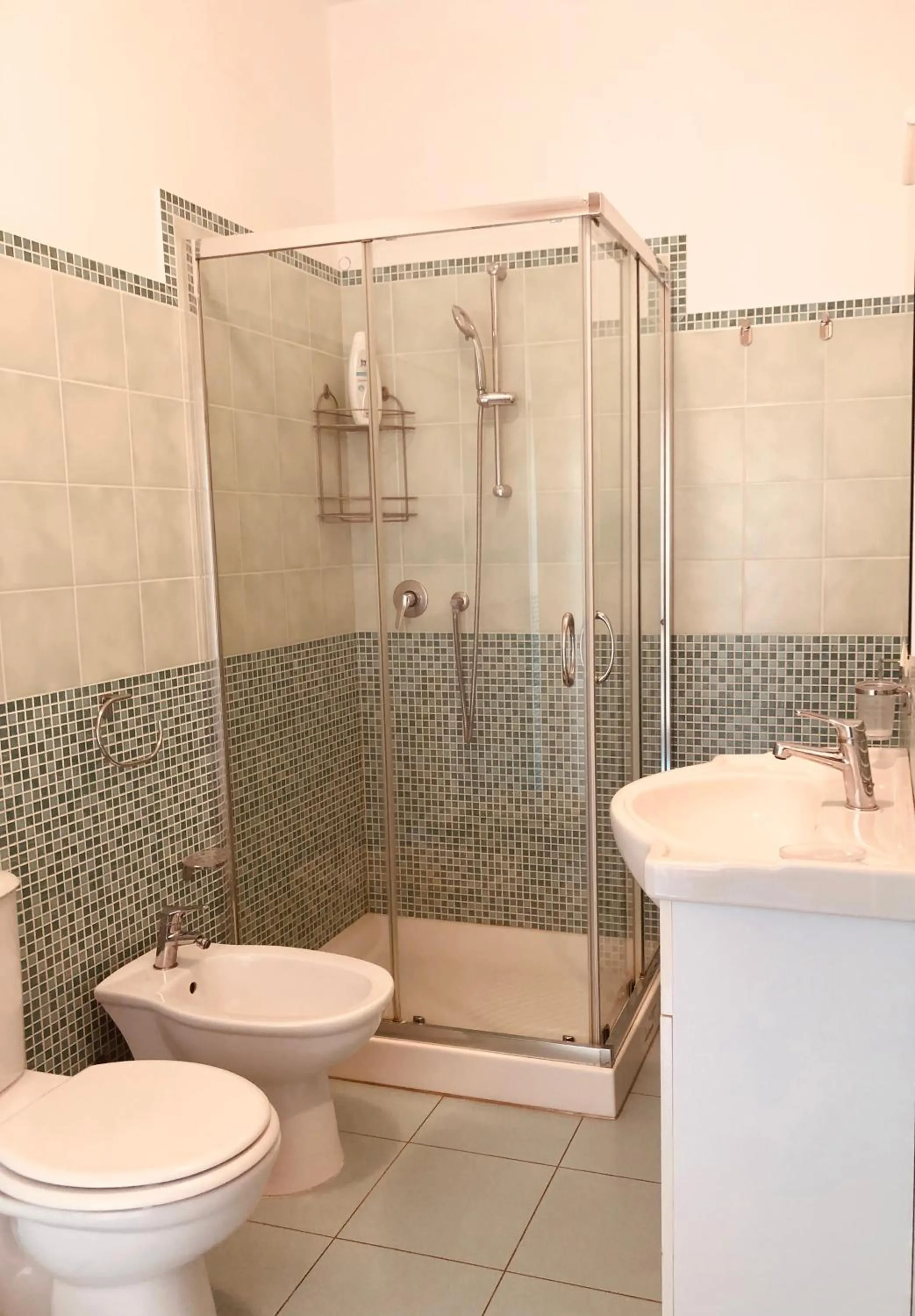 Shower in La Madonnina