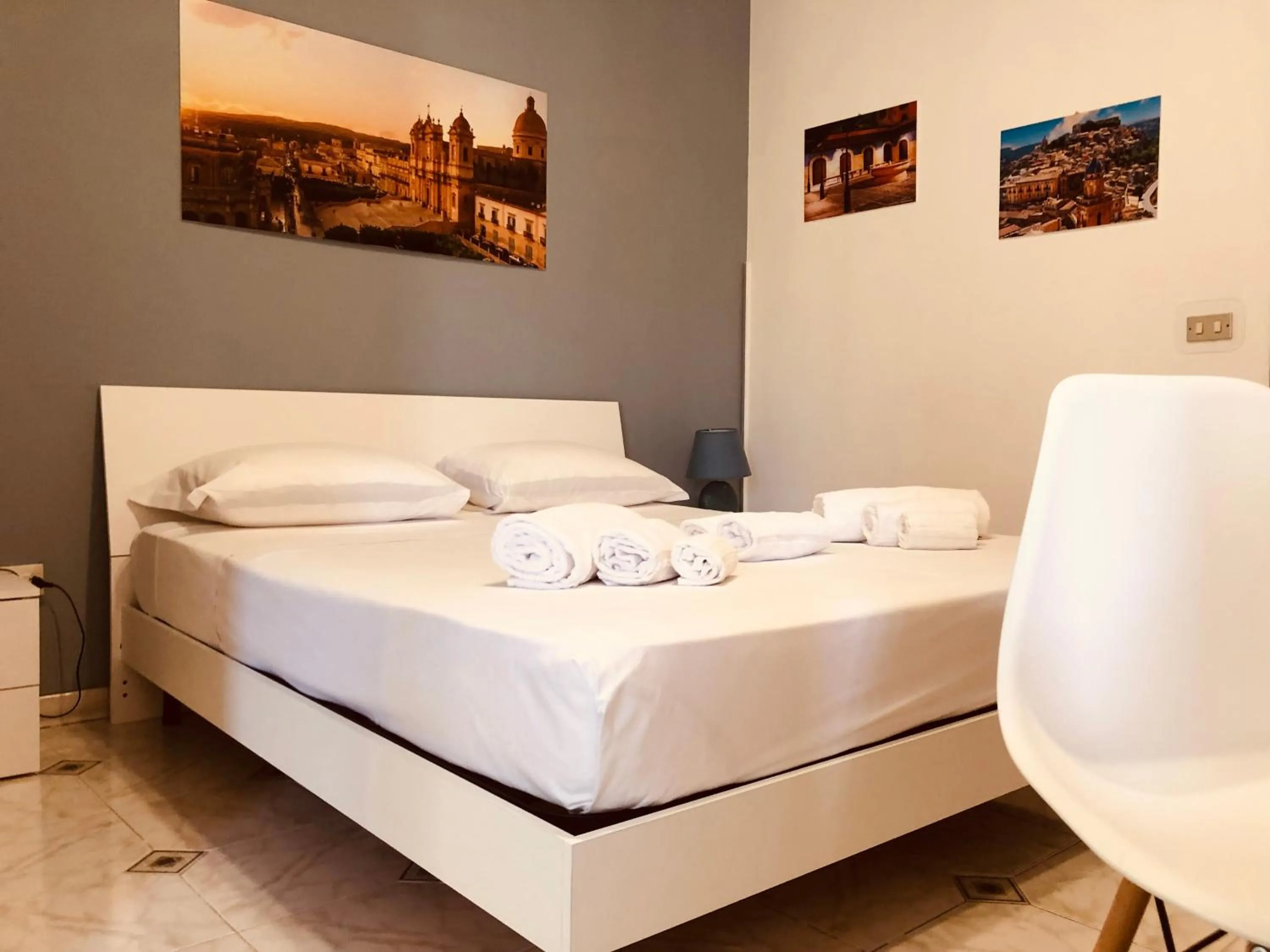 Bedroom, Bed in La Madonnina