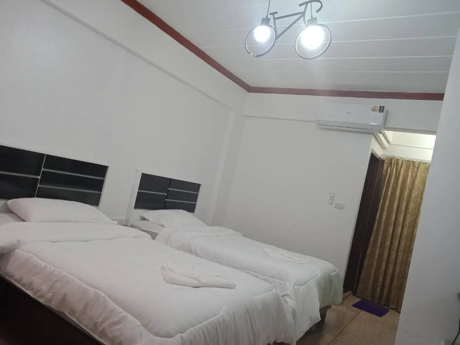 Bed in Hotel Paraiso