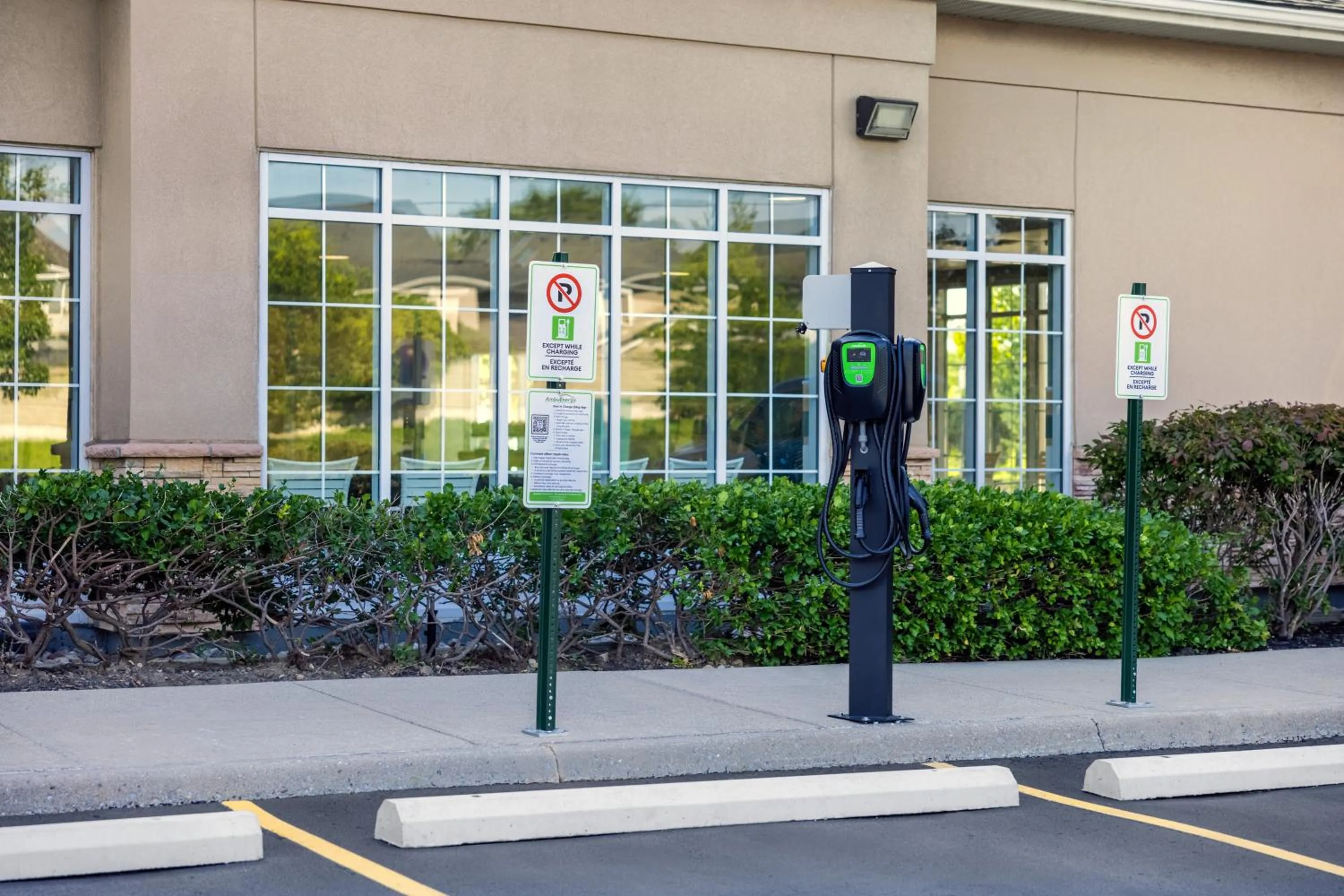 Parking in Homewood Suites by Hilton Cambridge-Waterloo, Ontario