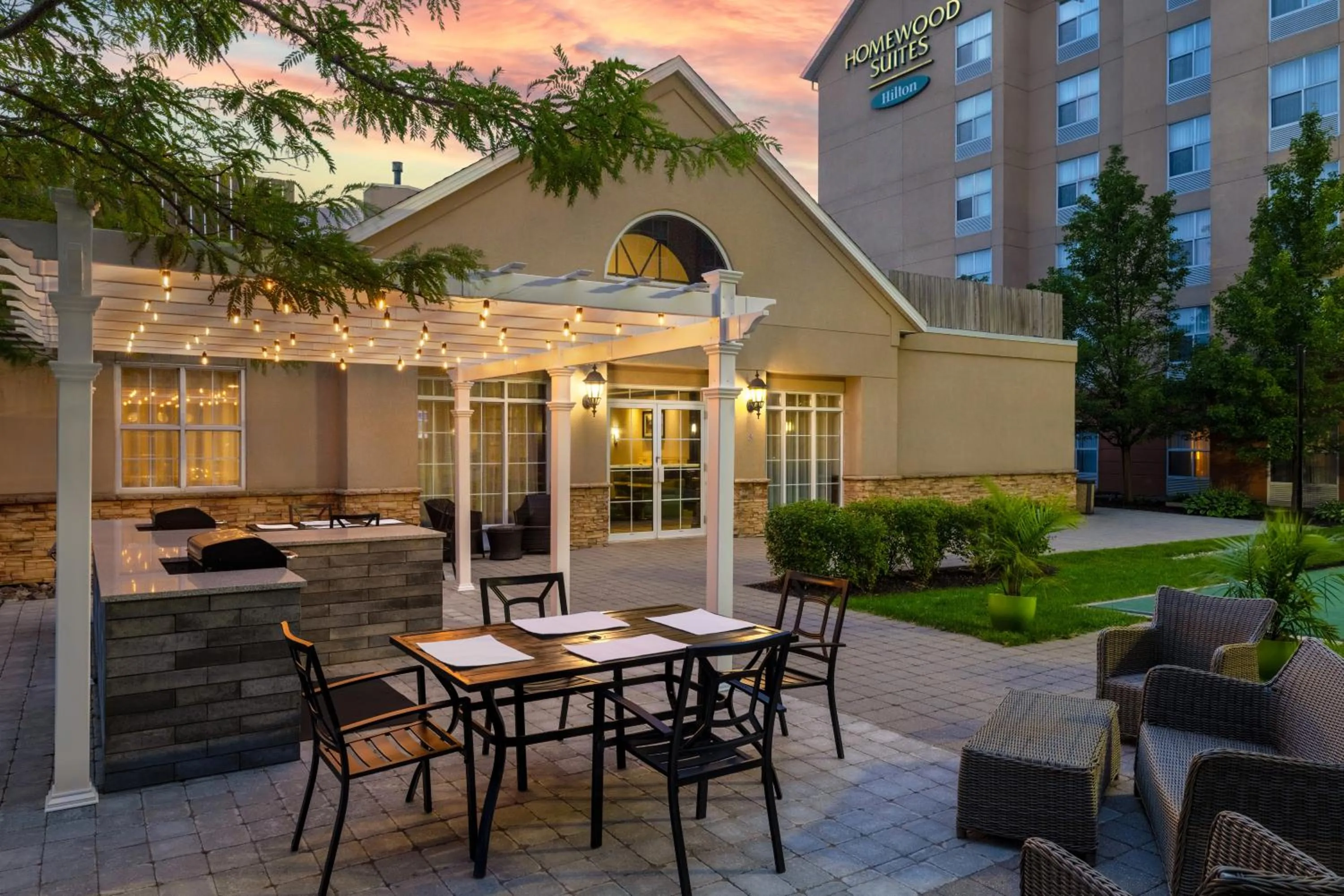 BBQ facilities in Homewood Suites by Hilton Cambridge-Waterloo, Ontario