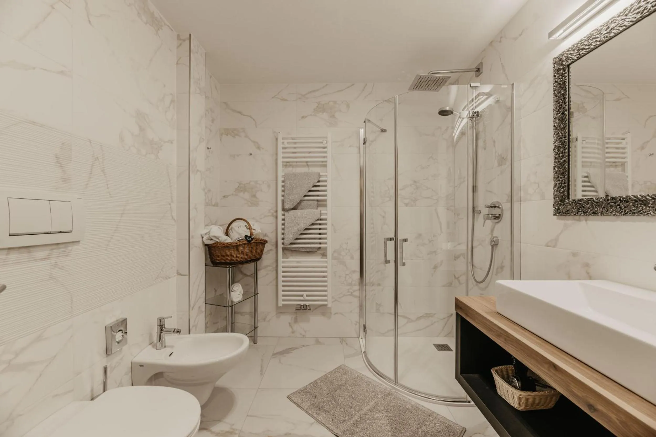 Shower in Freina Mountain Lifestyle Hotel