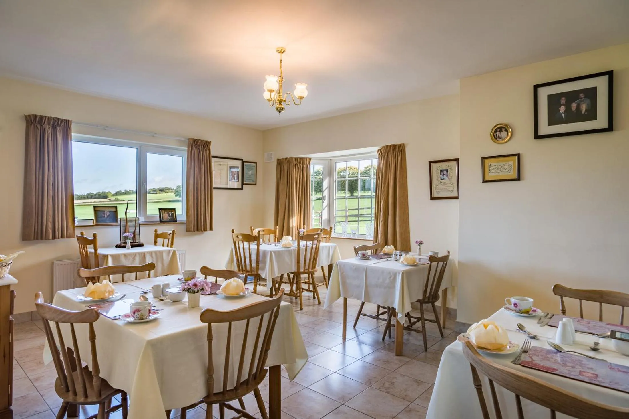 Dining area in Ballindrum Farm B&B