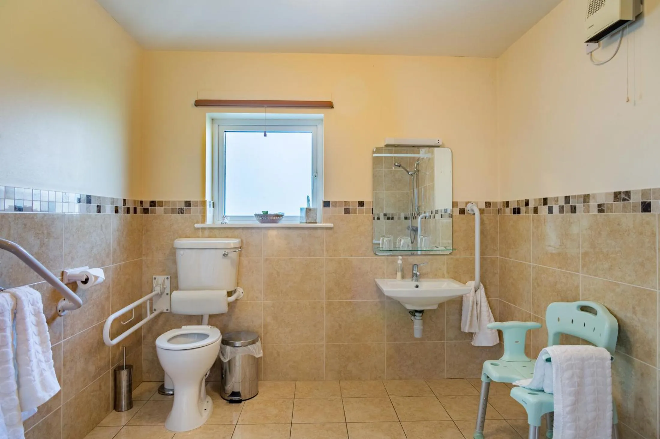 Bathroom in Ballindrum Farm B&B
