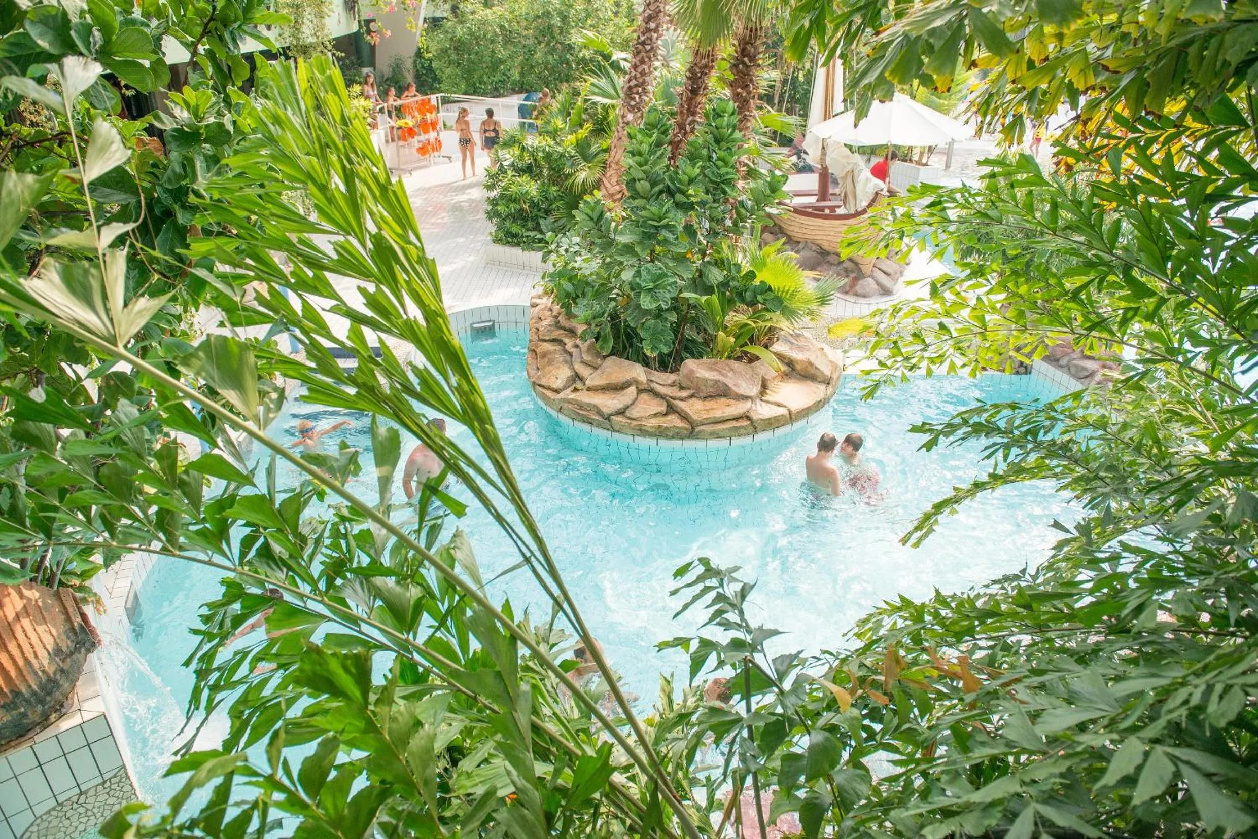 Swimming pool in Sunparks Oostduinkerke - Plopsaland