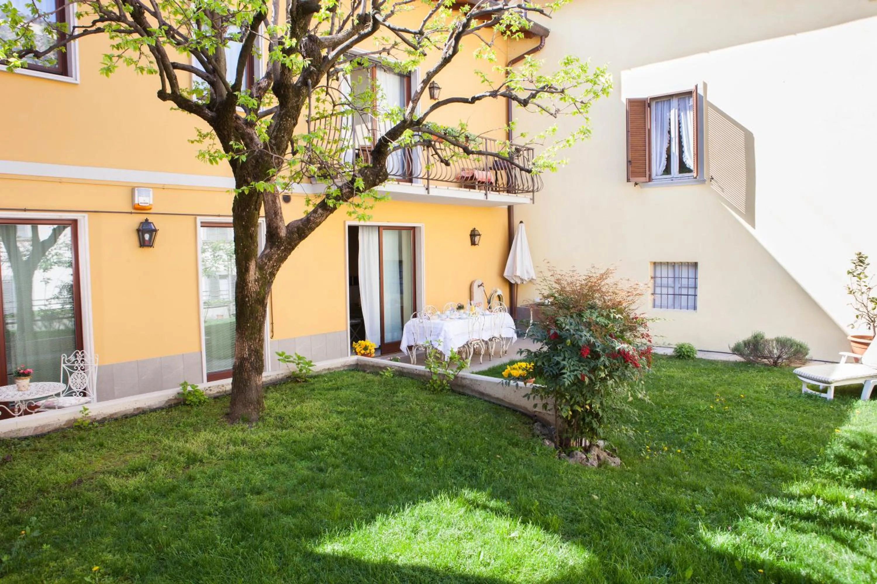 Garden in Botton d'Oro Pelabrocco