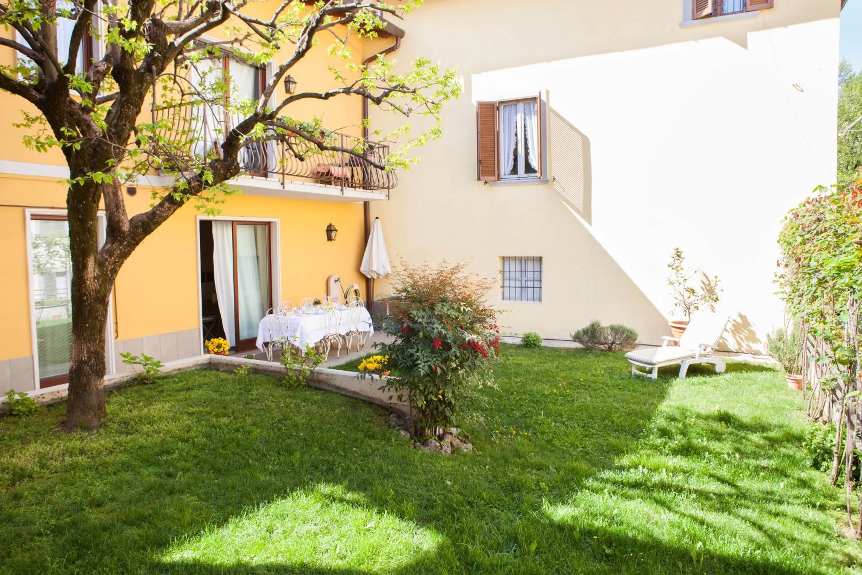 Garden in Botton d'Oro Pelabrocco