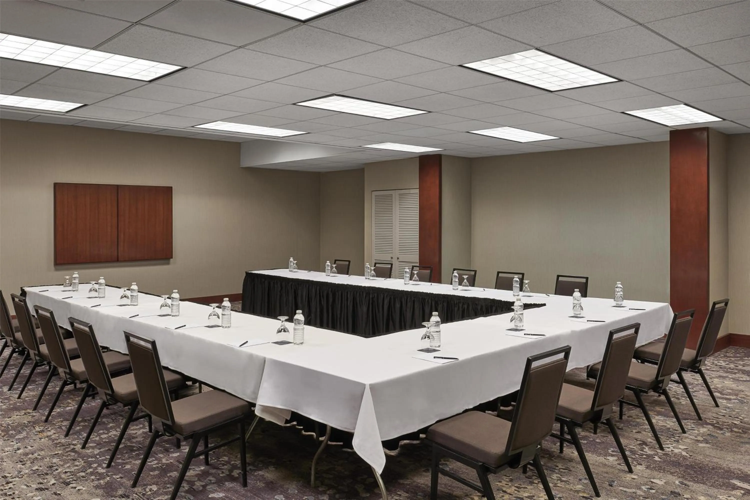 Meeting/conference room in Hilton Toronto Airport Hotel & Suites