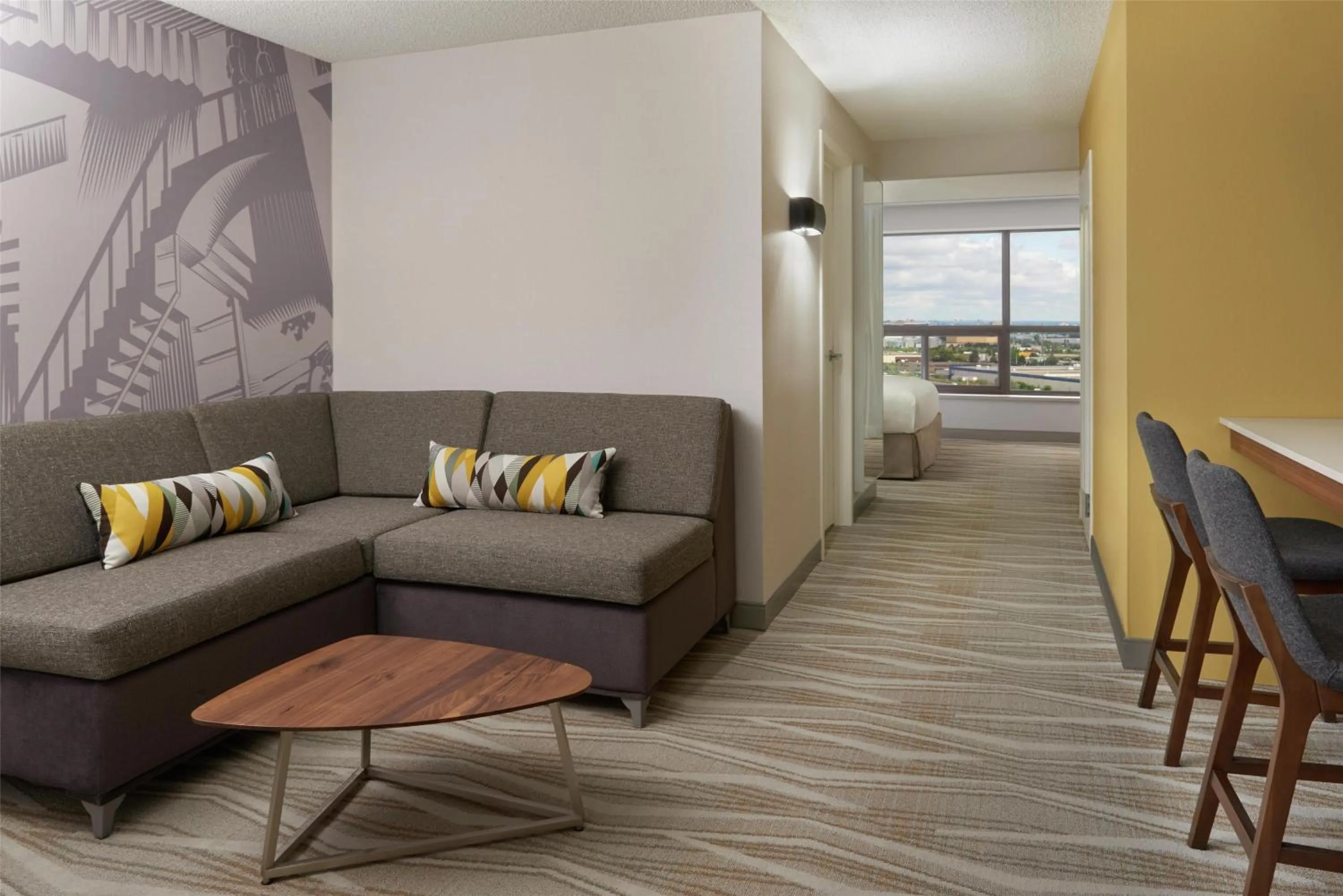 Living room in Hilton Toronto Airport Hotel & Suites