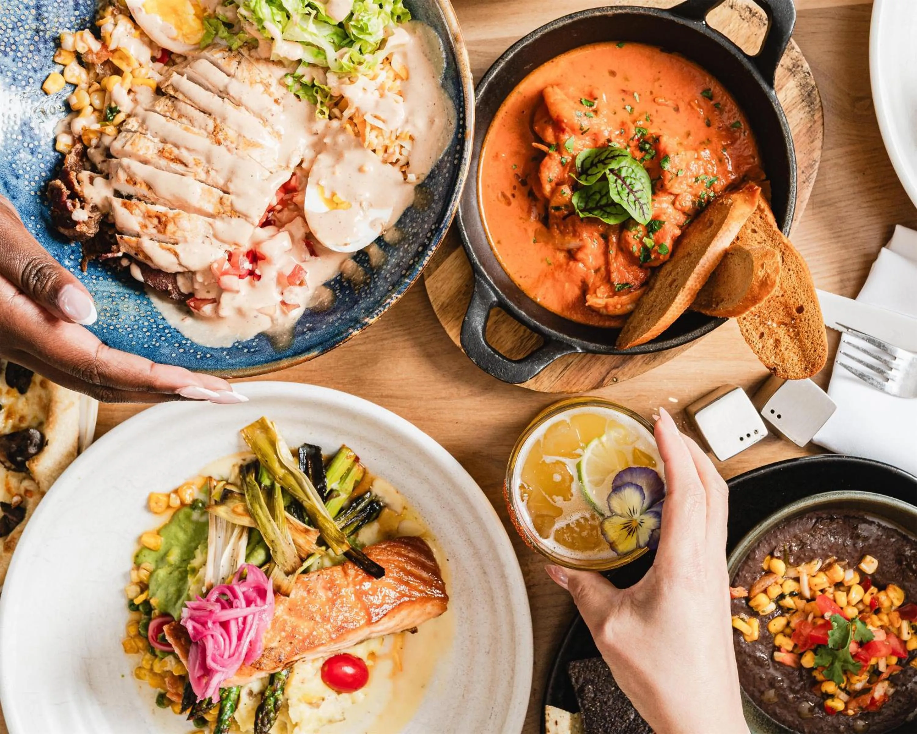 Restaurant/places to eat in Hilton Toronto Airport Hotel & Suites