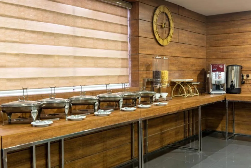 Restaurant/places to eat in Hotel One Gulberg, Lahore