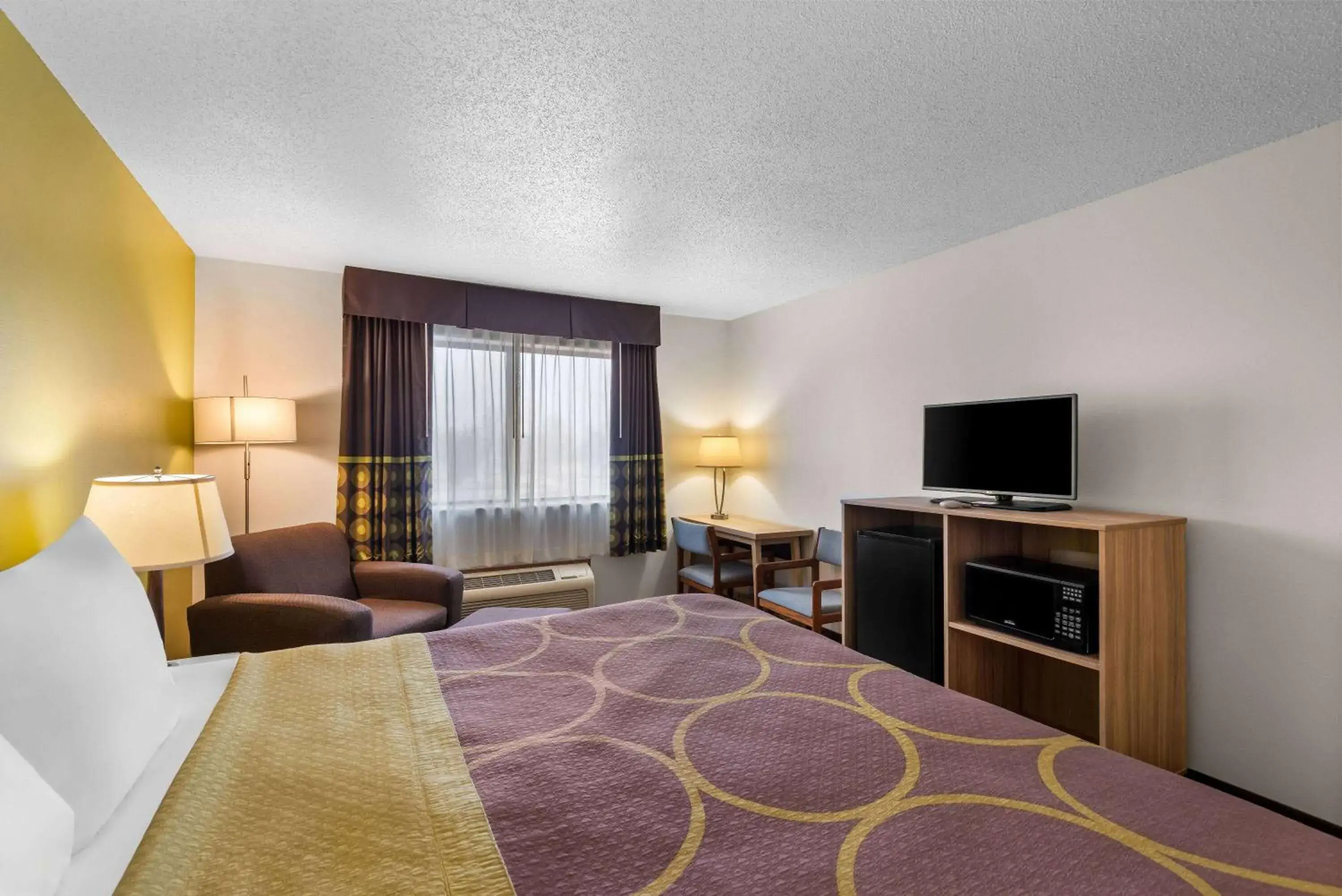 Bed in Super 8 by Wyndham Oelwein Bed in Super 8 by Wyndham Oelwein