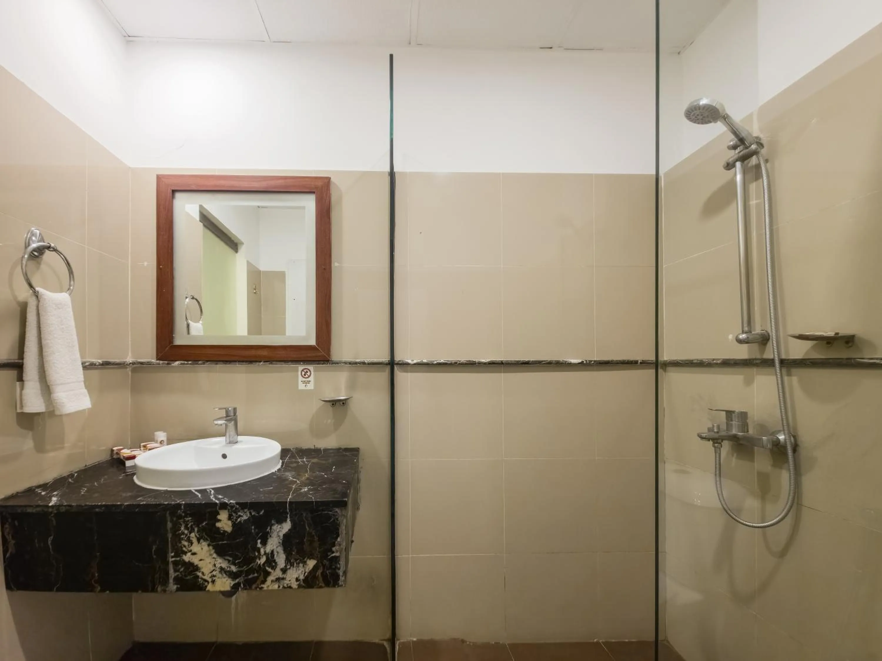 Bathroom in Hotel One Faisalabad