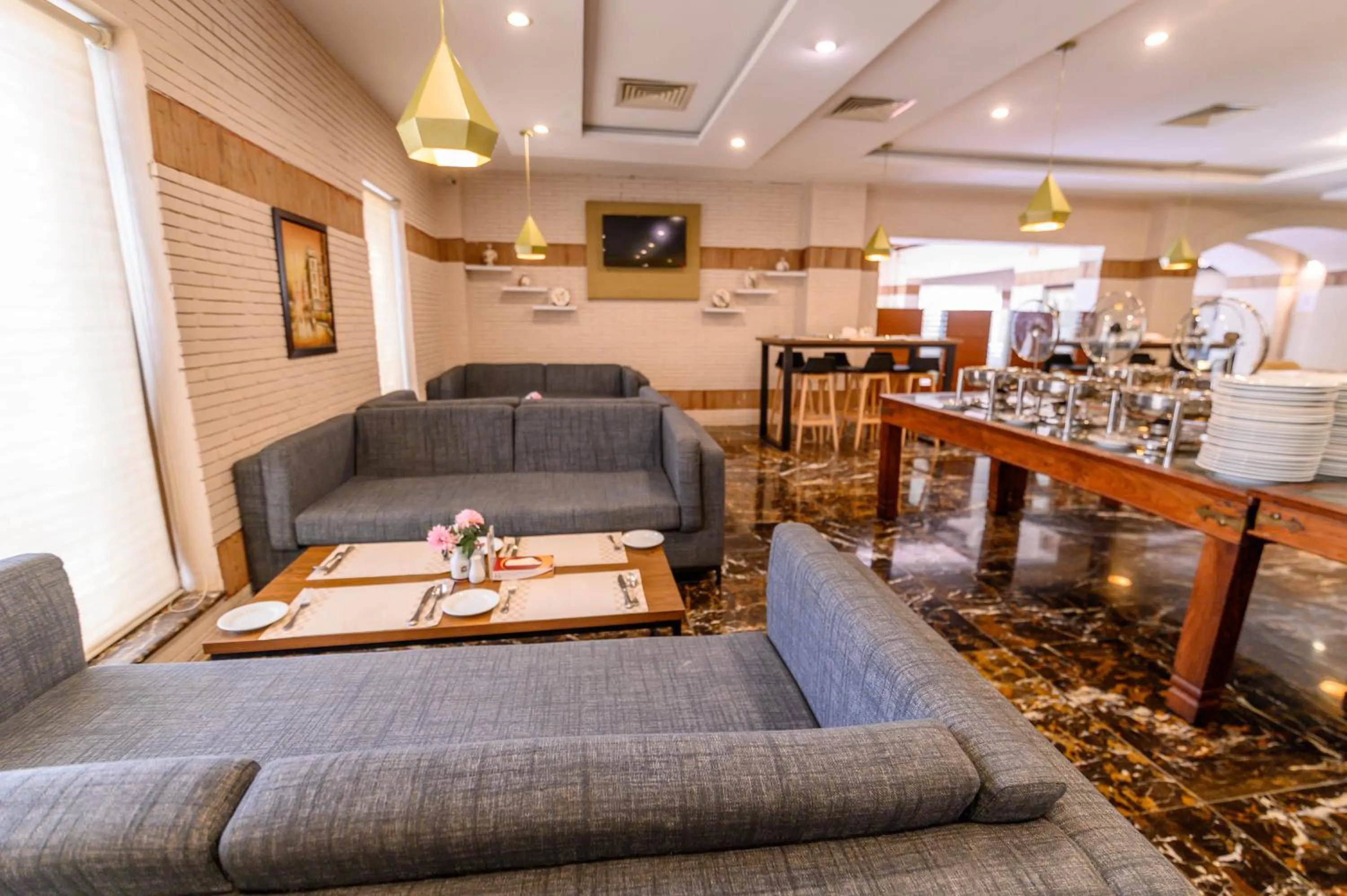 Restaurant/places to eat in Hotel One Faisalabad