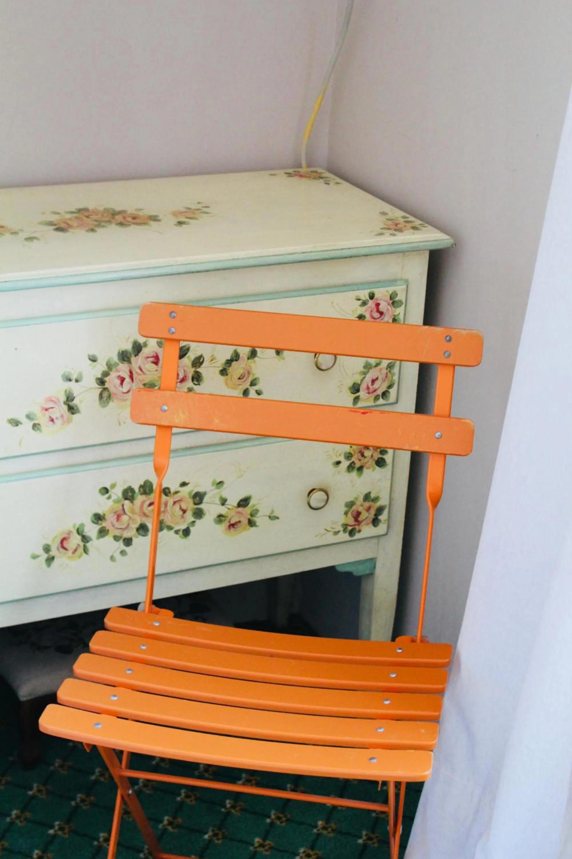 Seating area, Bed in Bellevue Gastgeberei