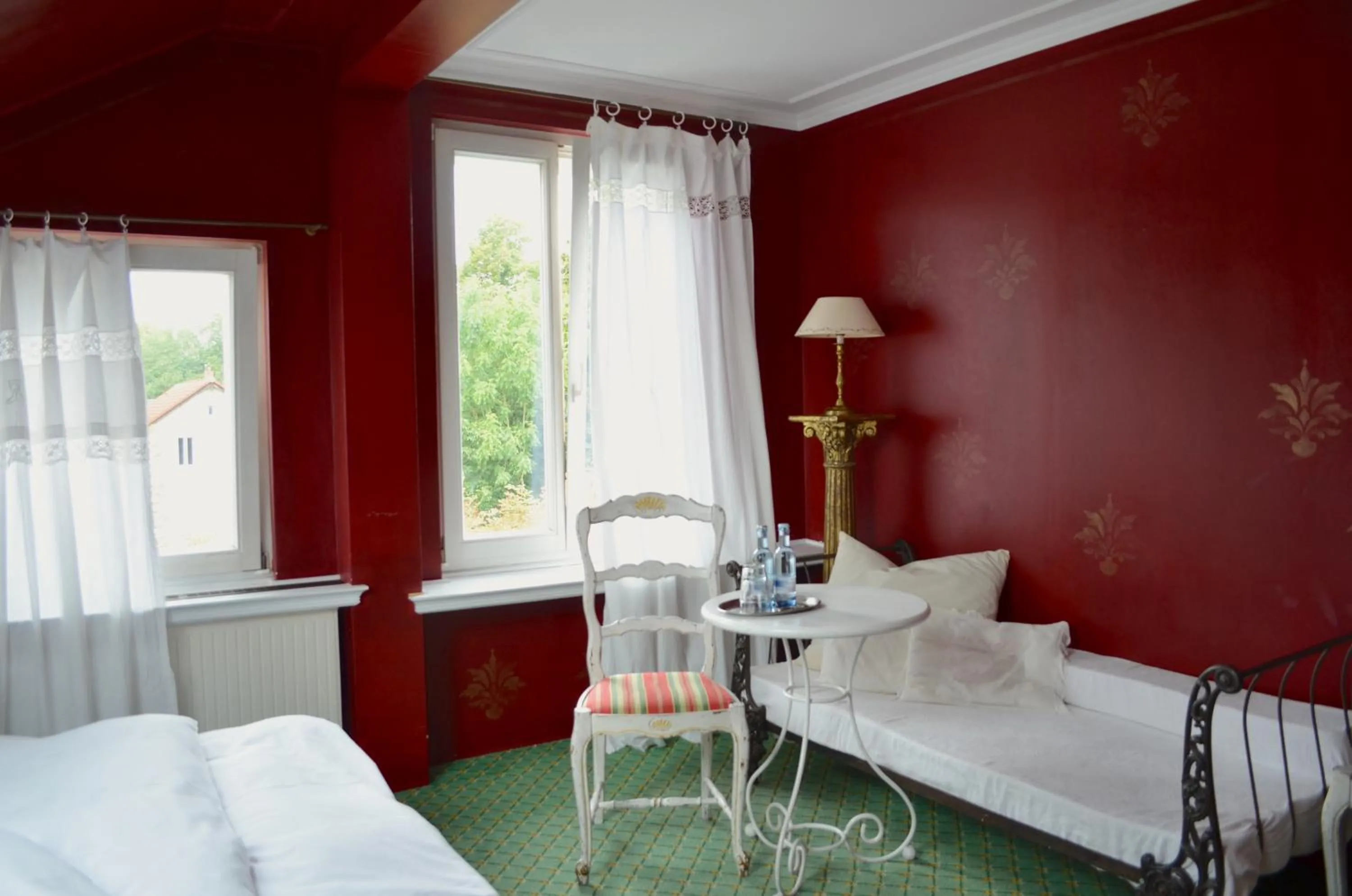 Photo of the whole room, Bed in Bellevue Gastgeberei