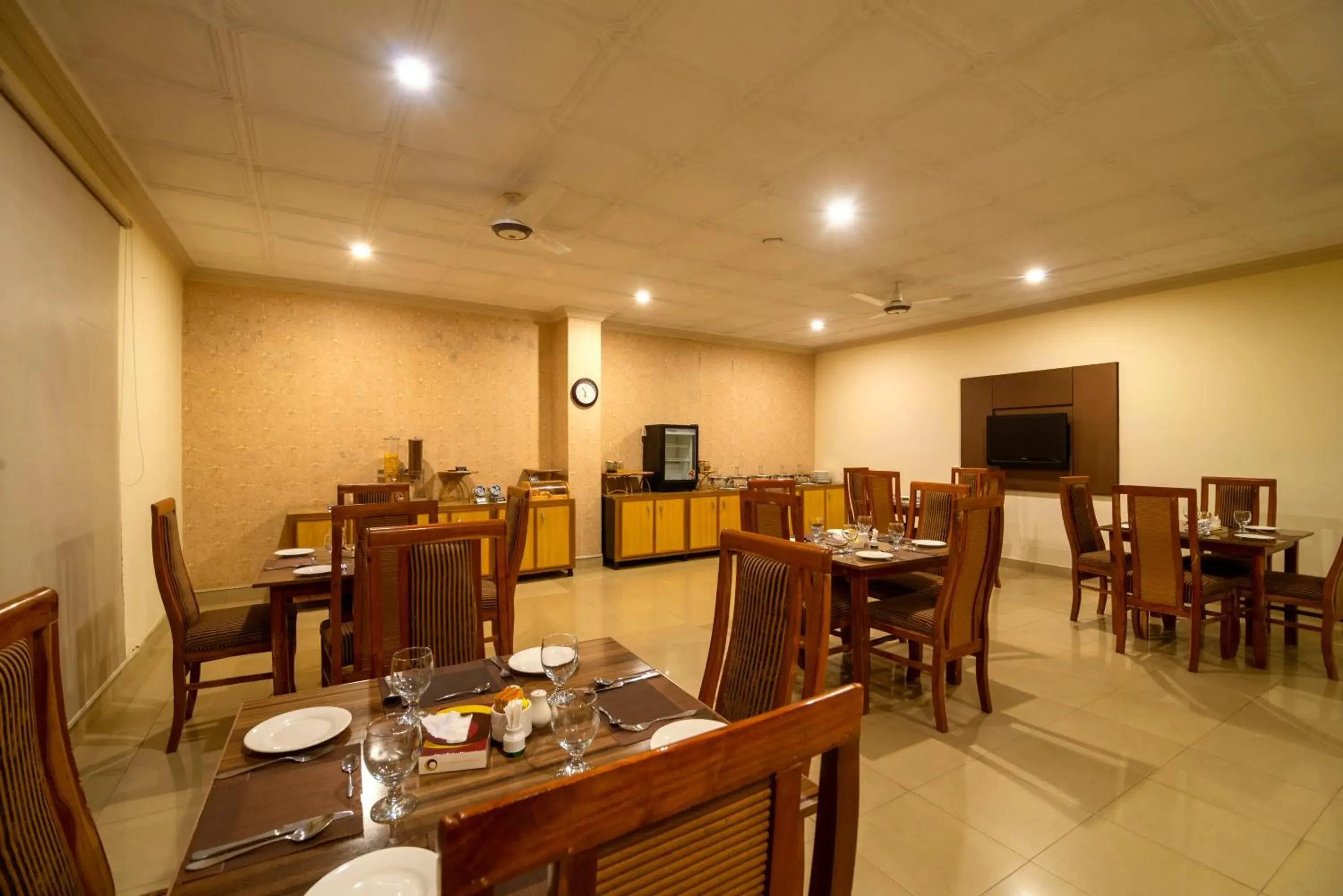 Restaurant/places to eat in Hotel One Lalazar Multan Restaurant/places to eat in Hotel One Lalazar Multan