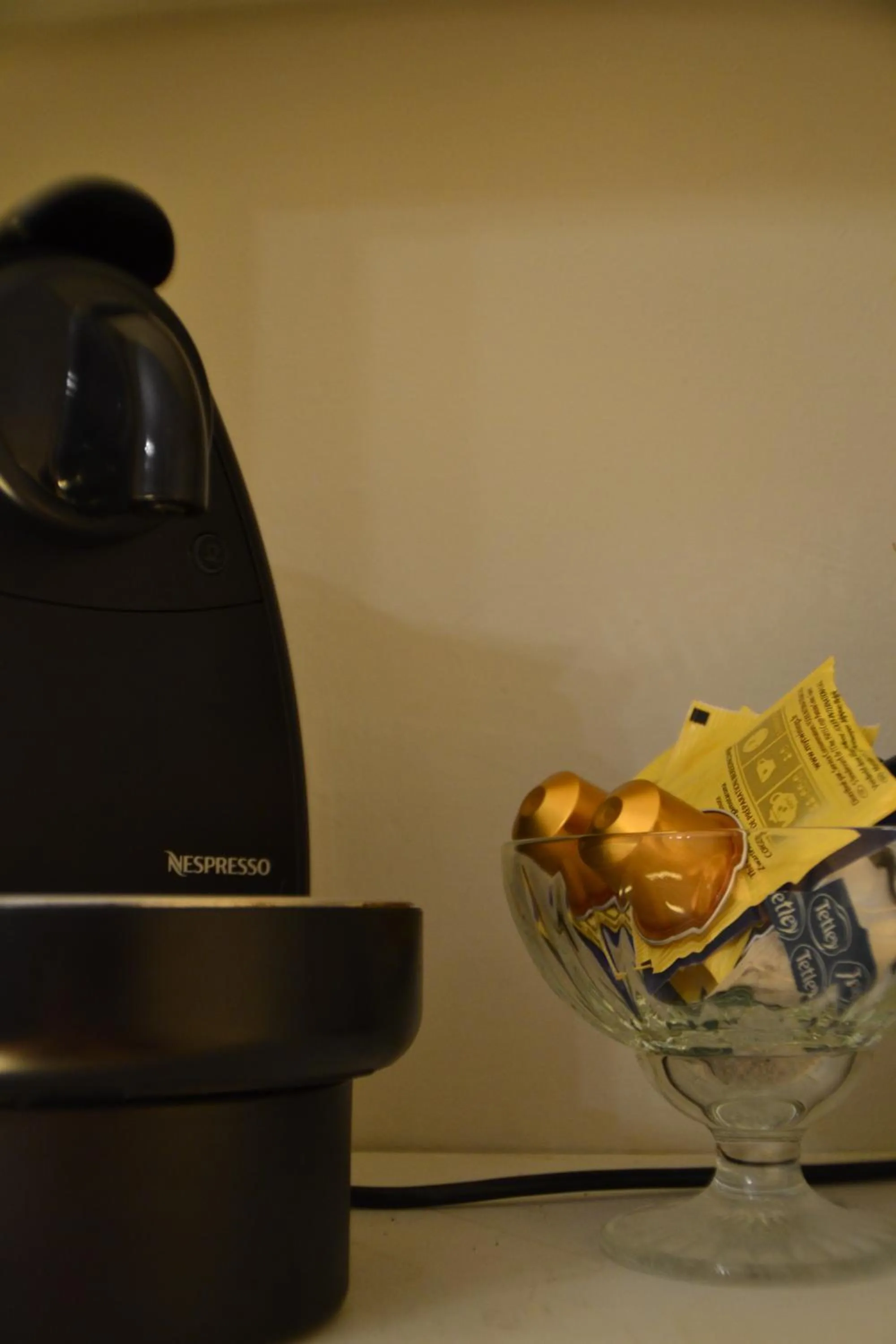 Coffee/tea facilities in L'Invitation au Voyage