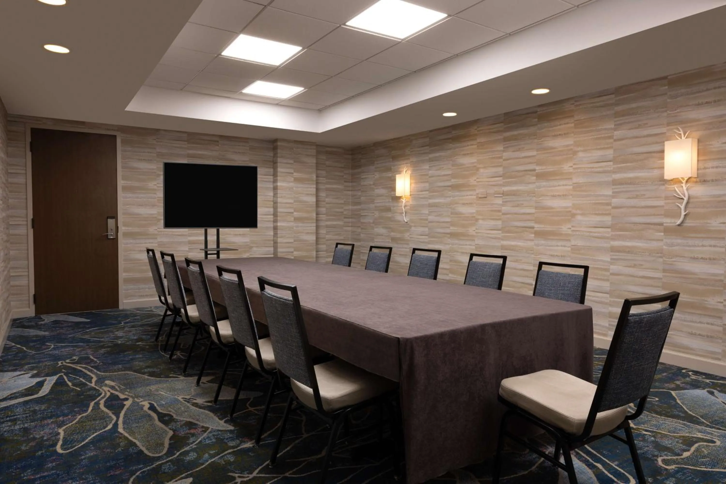 Meeting/conference room in DoubleTree Suites by Hilton Orlando at Disney Springs