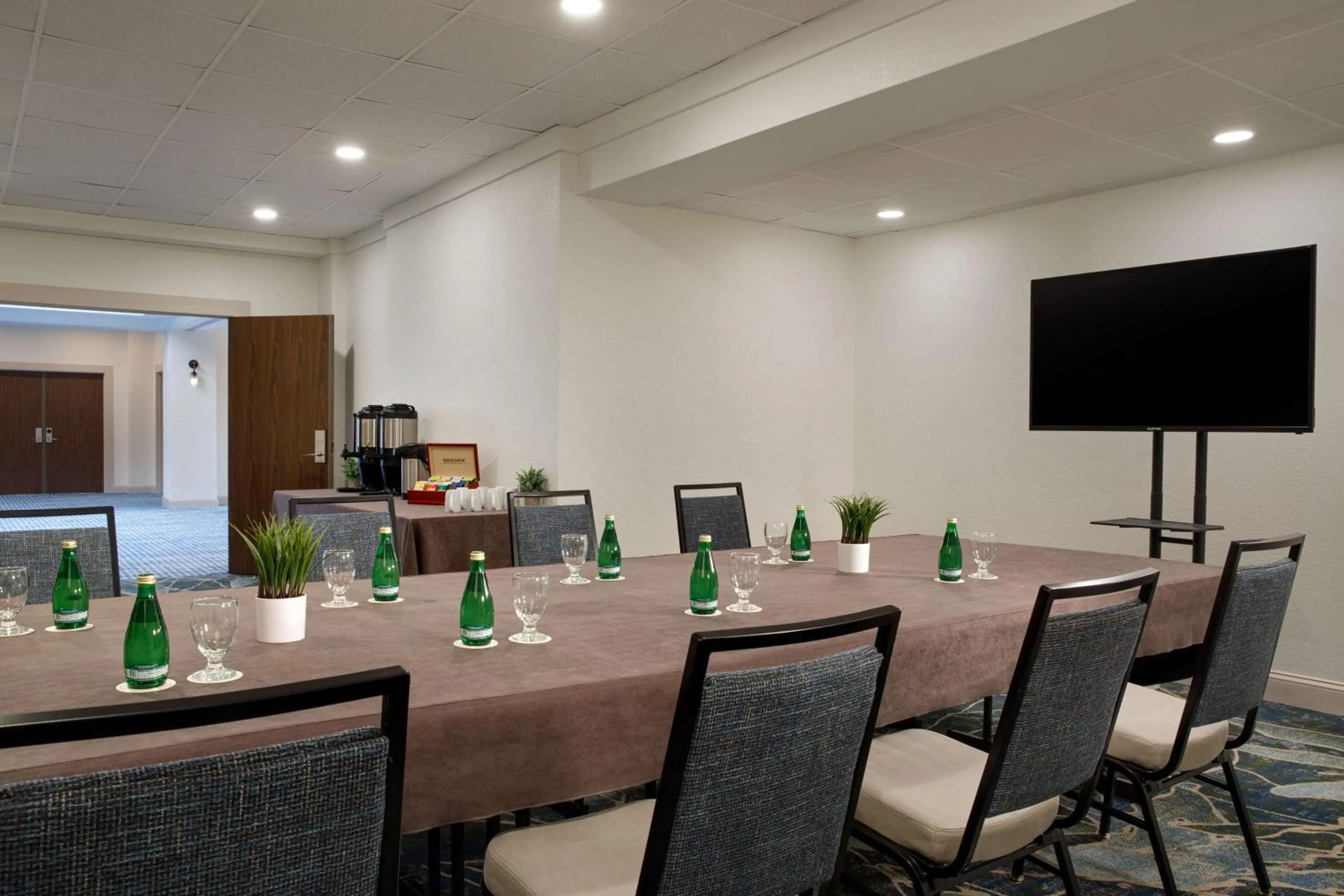 Meeting/conference room in DoubleTree Suites by Hilton Orlando at Disney Springs