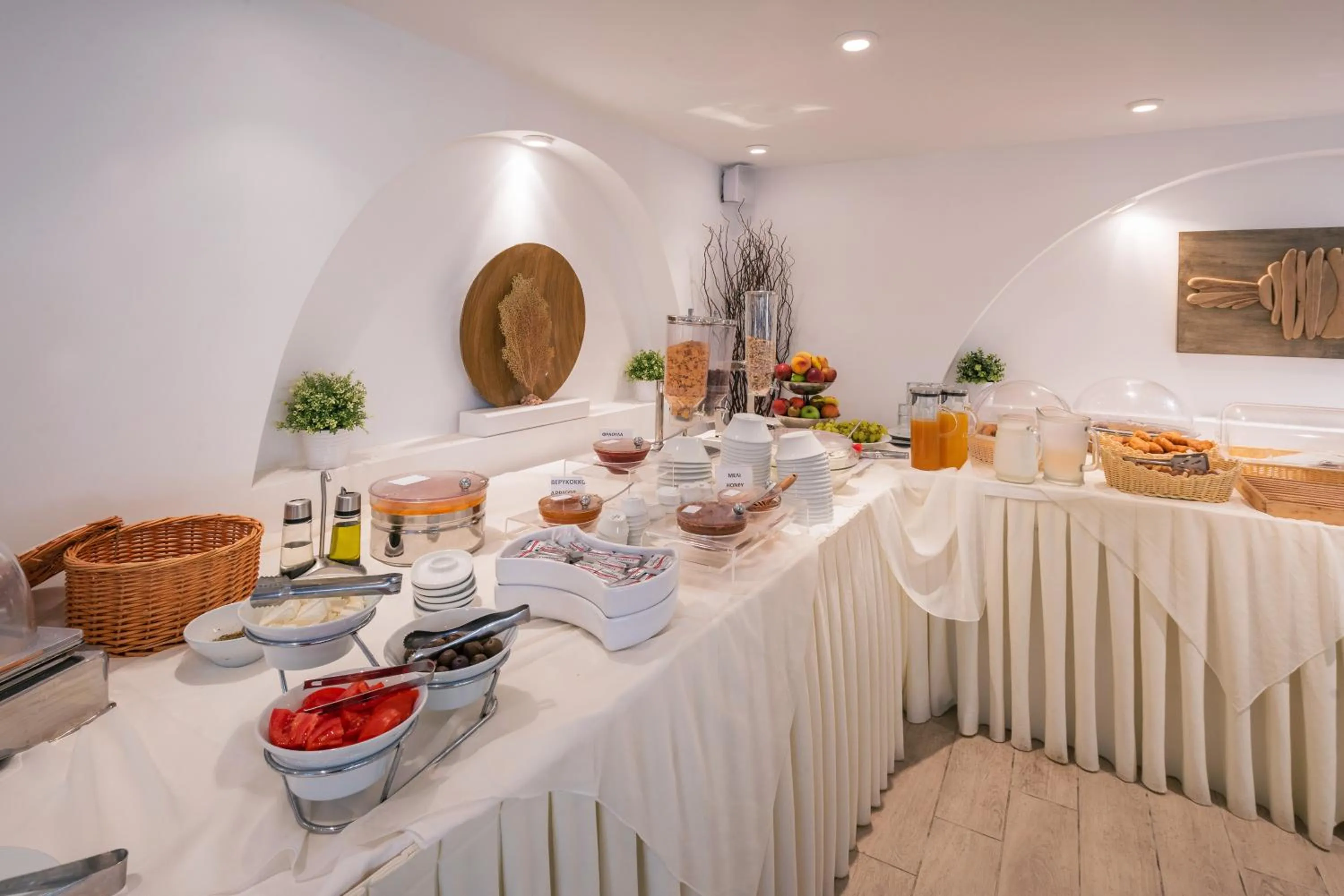 American breakfast in Aspalathras White Hotel