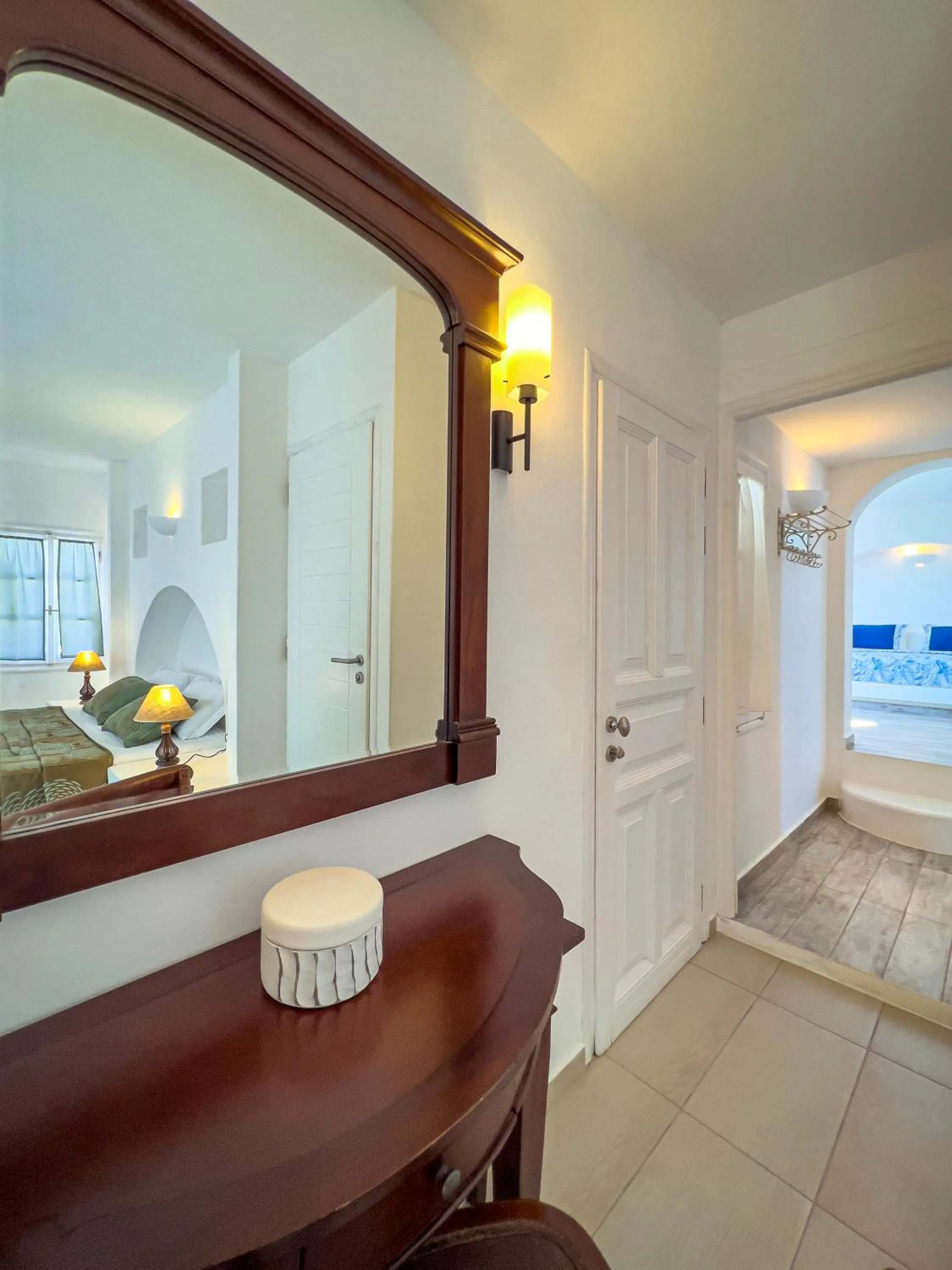 Aspalathras White Hotel