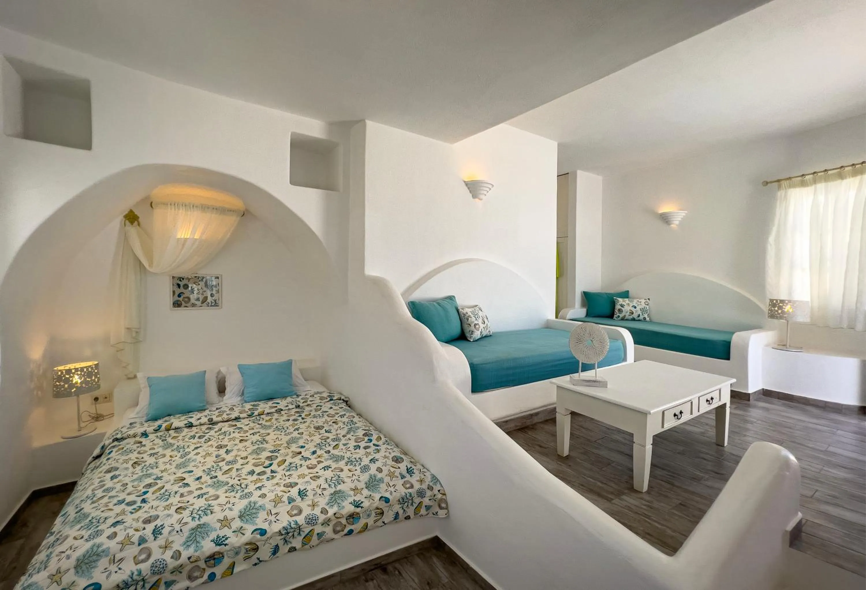 Aspalathras White Hotel