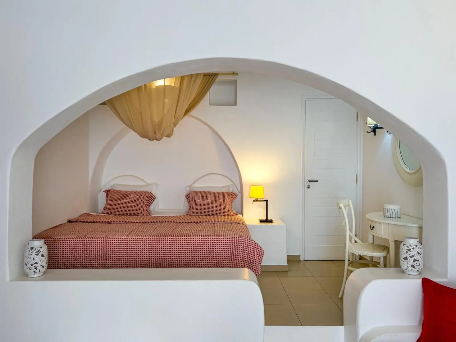 Aspalathras White Hotel