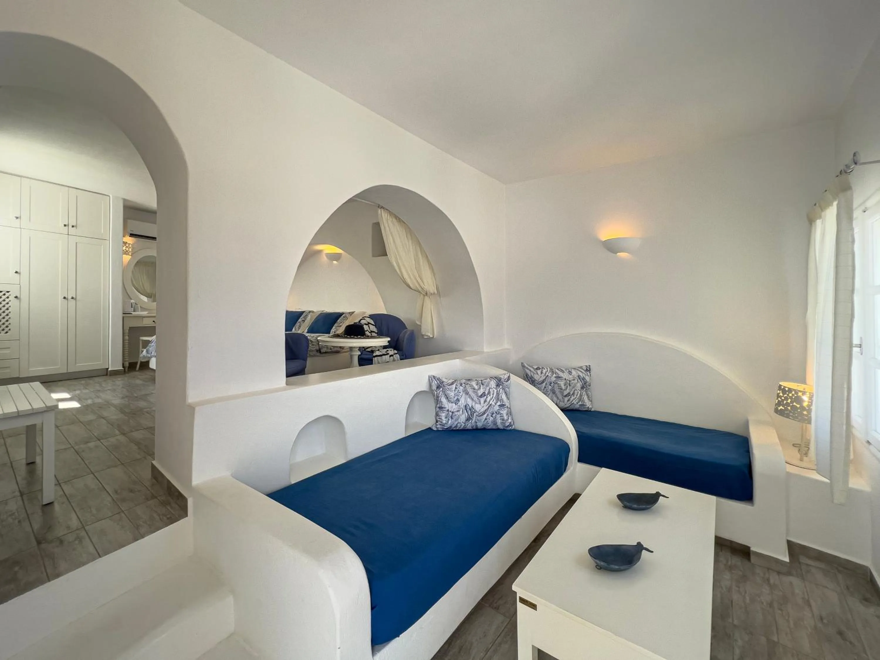 Aspalathras White Hotel